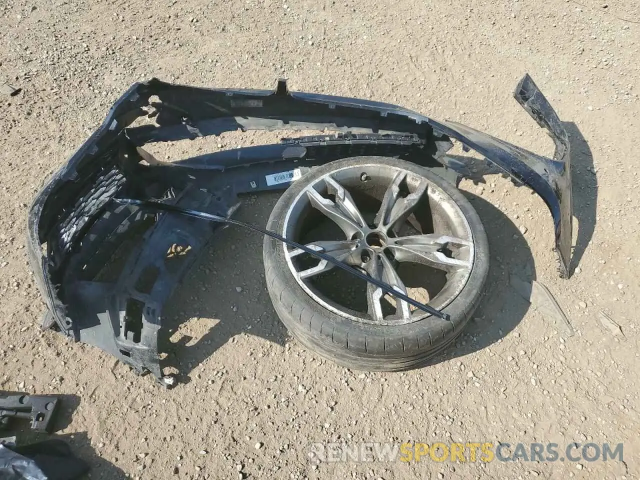 12 fotografías del automóvil dañado WBAJB9C52KB288361 BMW M5 2019