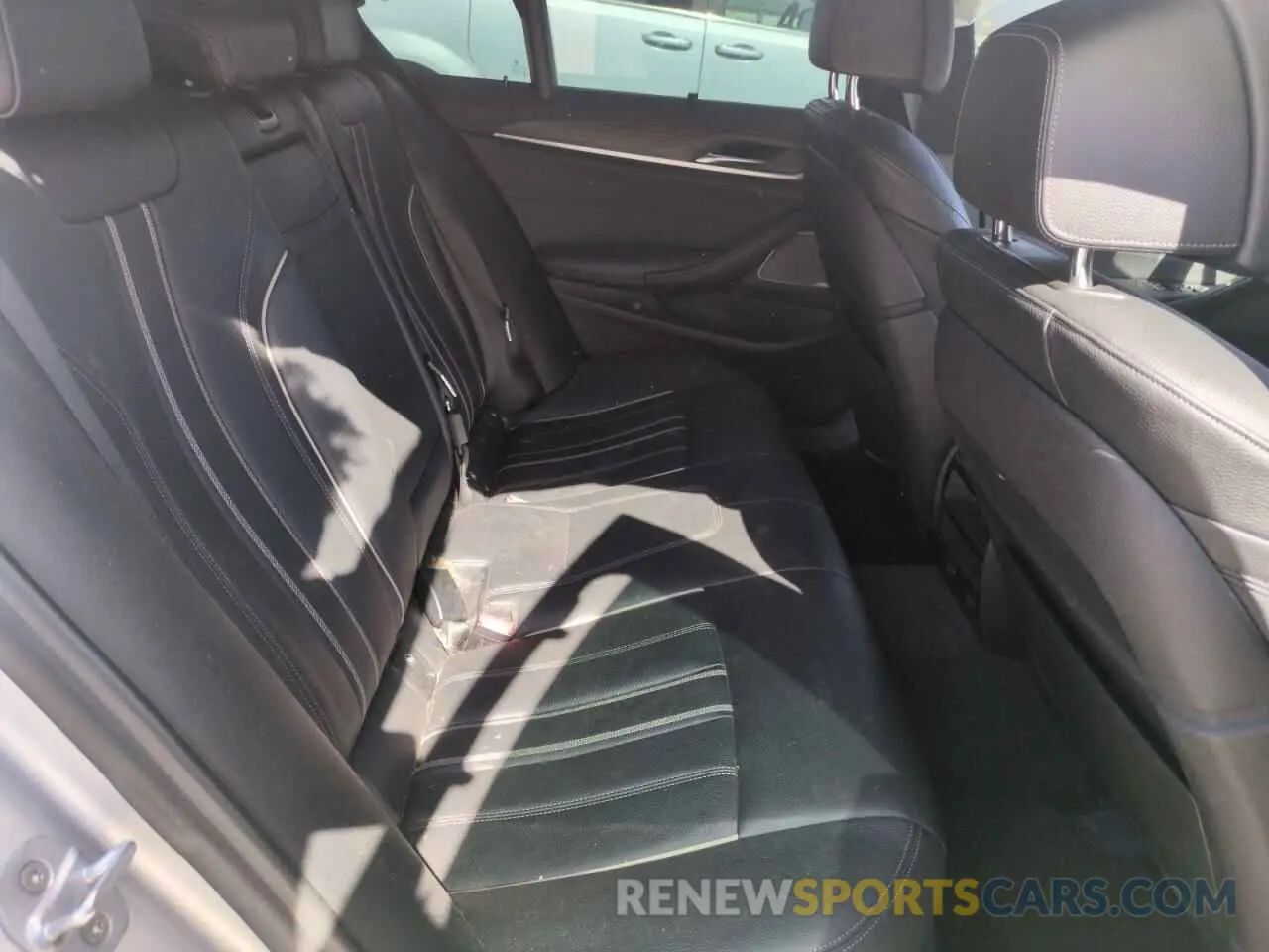 10 fotografías del automóvil dañado WBAJB9C55KB289178 BMW M5 2019