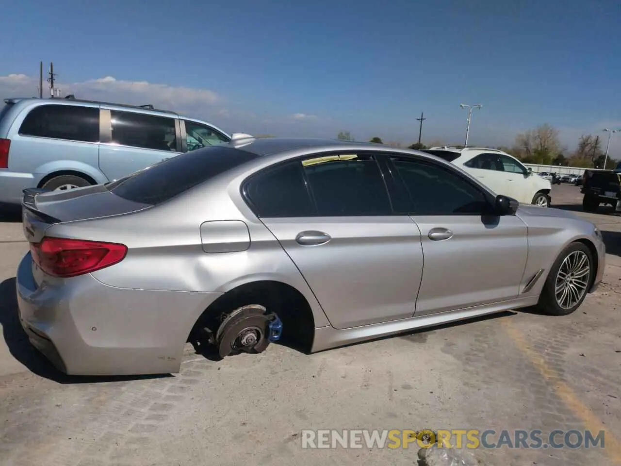 3 fotografías del automóvil dañado WBAJB9C55KB289178 BMW M5 2019