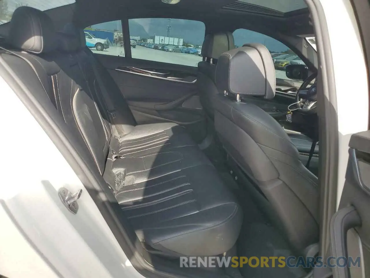 10 fotografías del automóvil dañado WBAJB9C56KB288170 BMW M5 2019