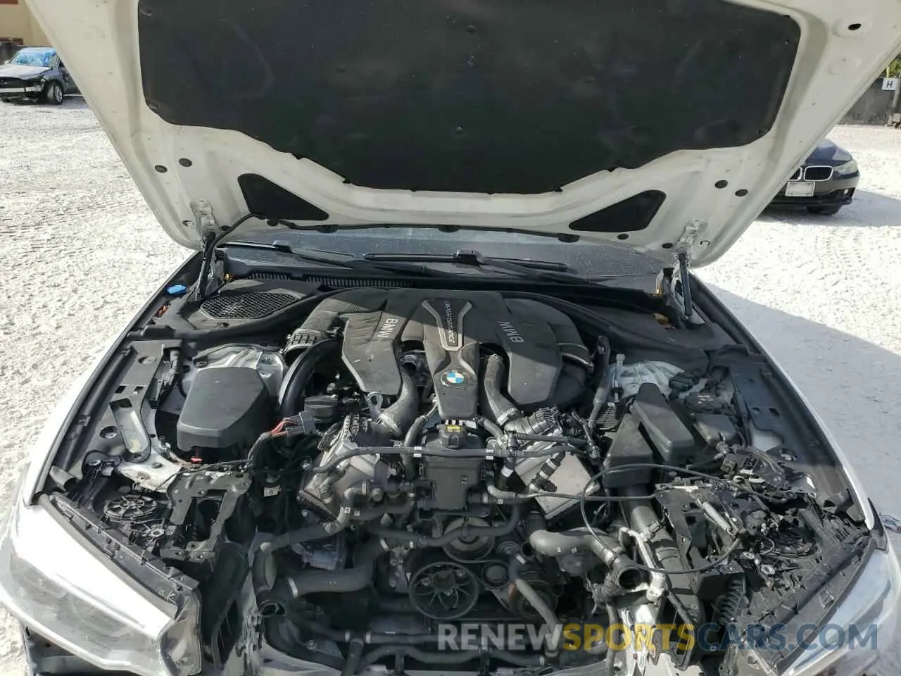 11 fotografías del automóvil dañado WBAJB9C56KB288170 BMW M5 2019