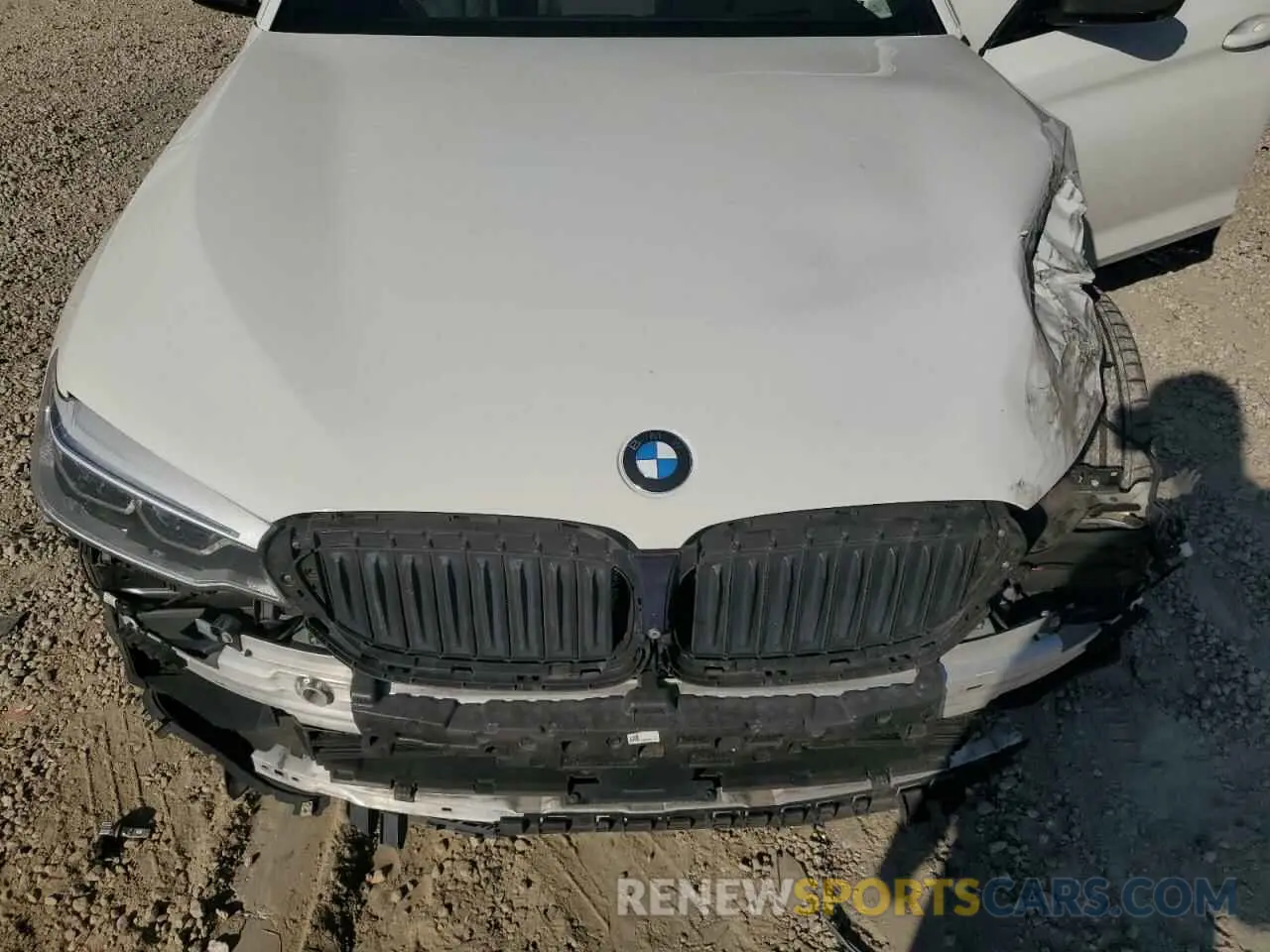 11 fotografías del automóvil dañado WBAJB9C57KB288727 BMW M5 2019