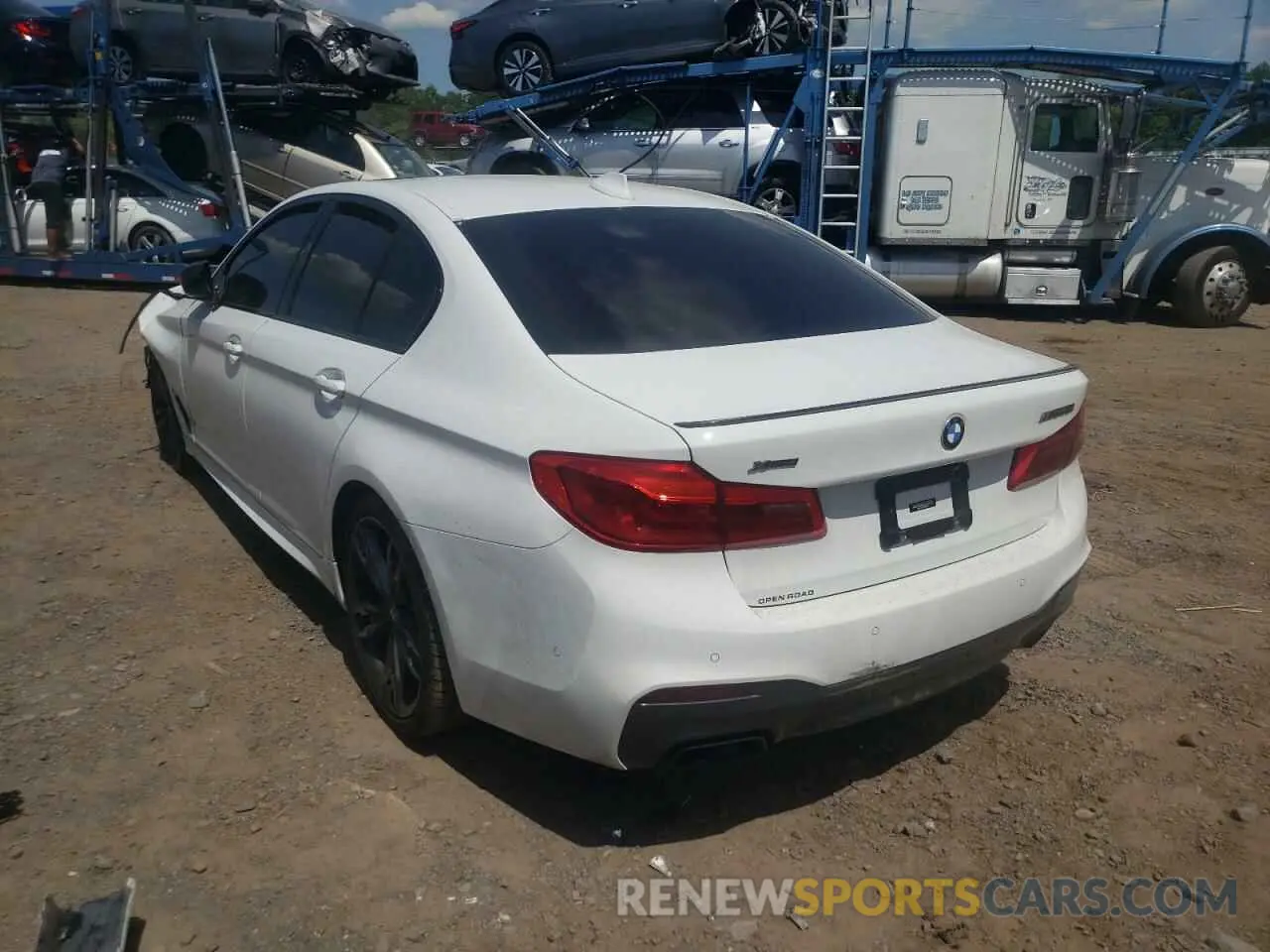 3 fotografías del automóvil dañado WBAJB9C58KB288879 BMW M5 2019
