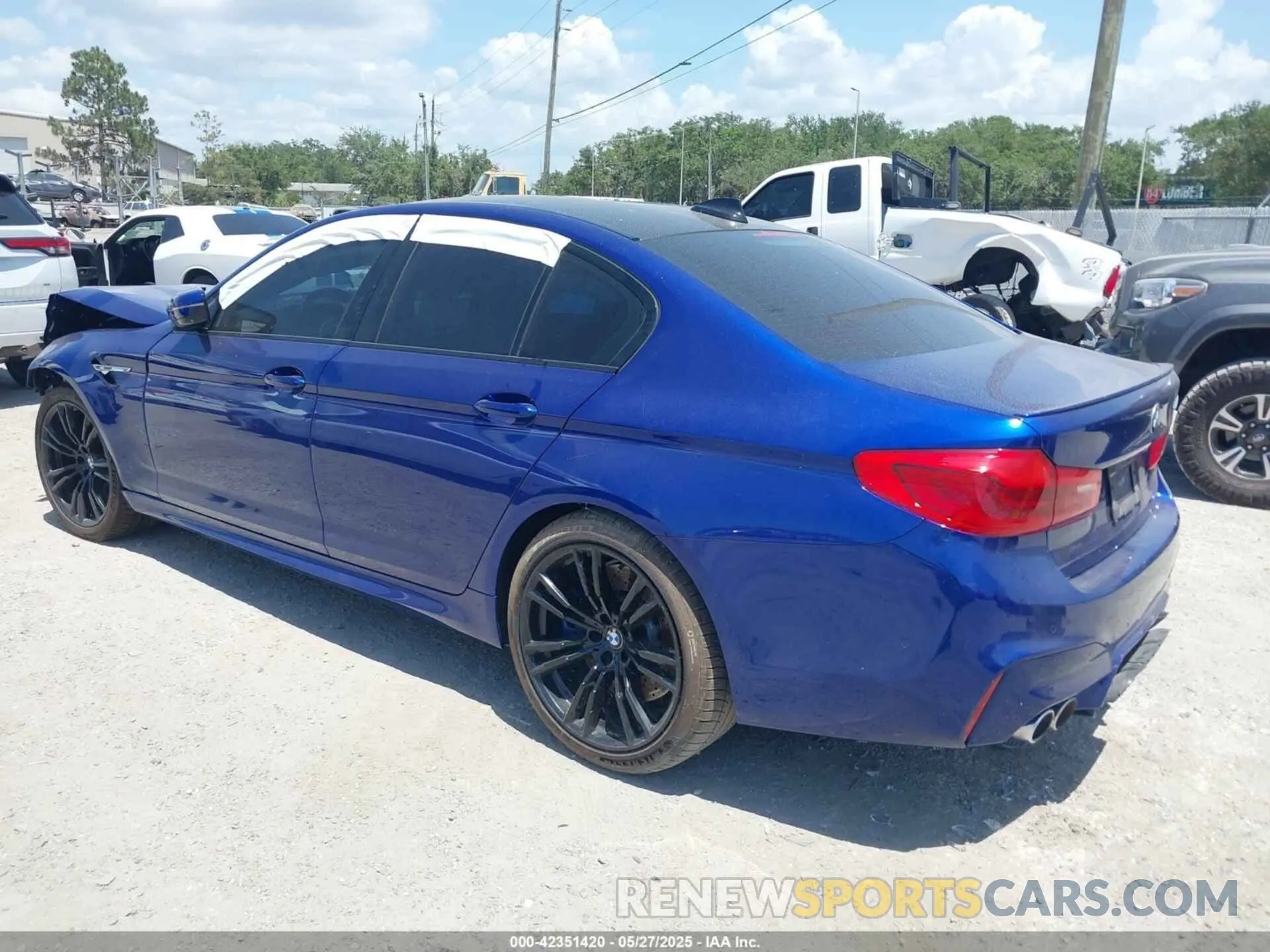 3 fotografías del automóvil dañado WBSJF0C50KB285065 BMW M5 2019