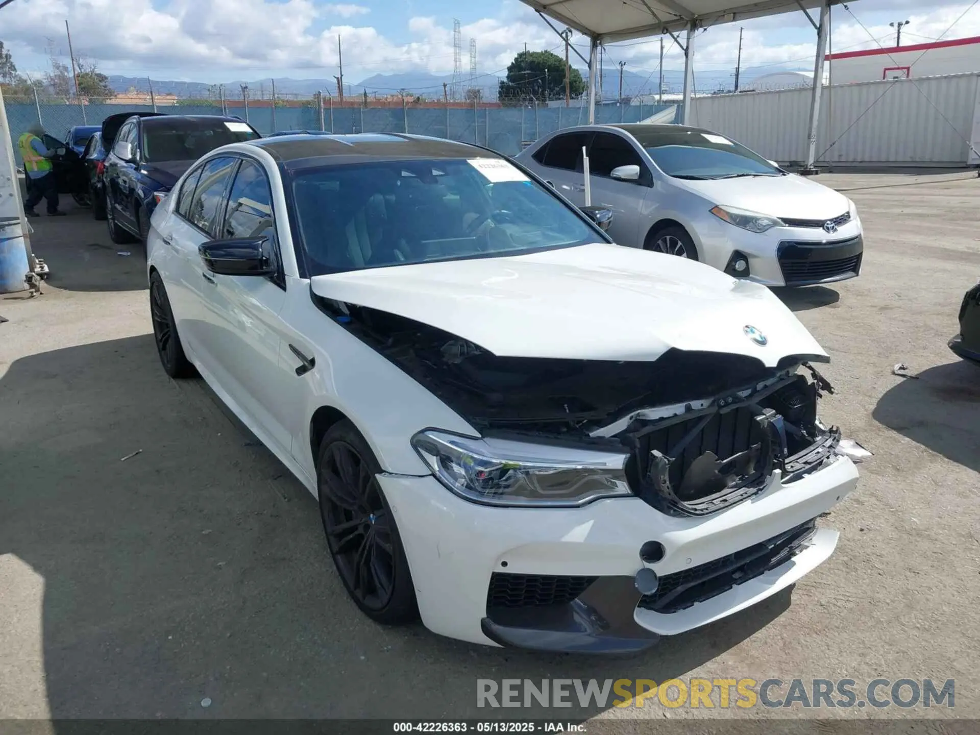 1 fotografías del automóvil dañado WBSJF0C51KB285060 BMW M5 2019