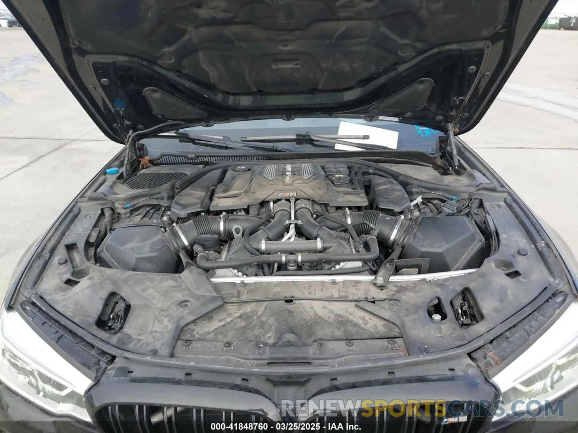 10 fotografías del automóvil dañado WBSJF0C51KB447804 BMW M5 2019