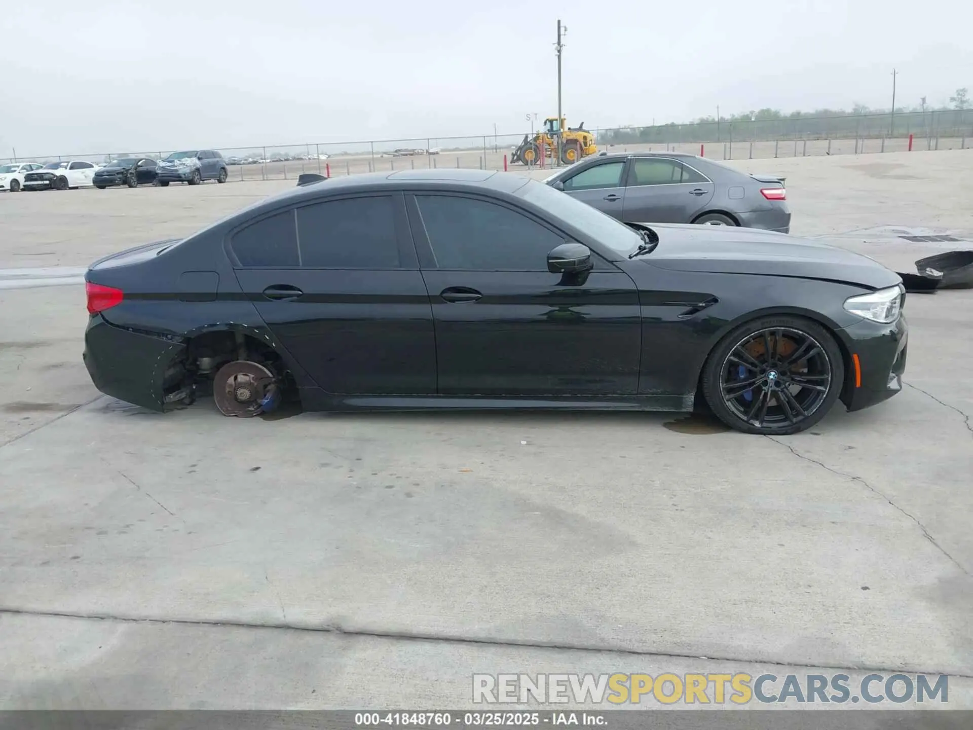 13 fotografías del automóvil dañado WBSJF0C51KB447804 BMW M5 2019