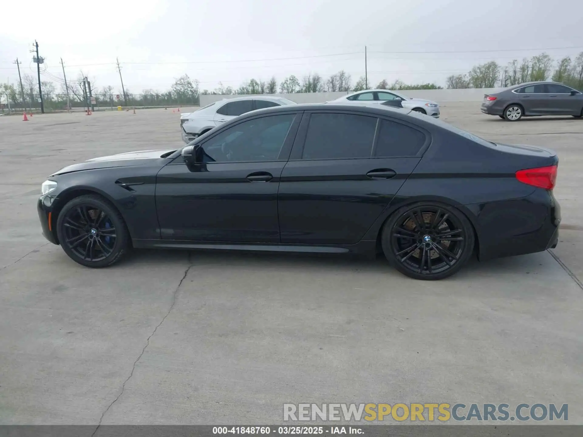 14 fotografías del automóvil dañado WBSJF0C51KB447804 BMW M5 2019
