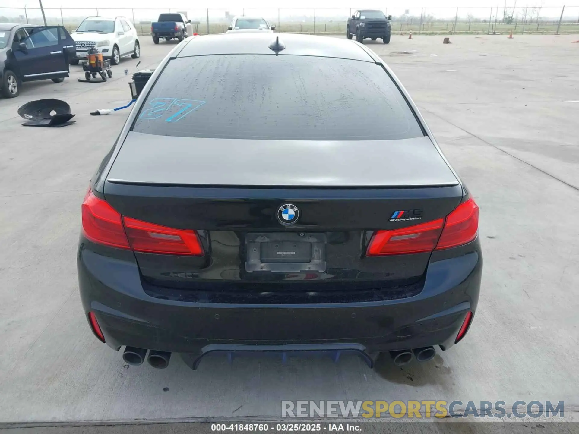 16 fotografías del automóvil dañado WBSJF0C51KB447804 BMW M5 2019