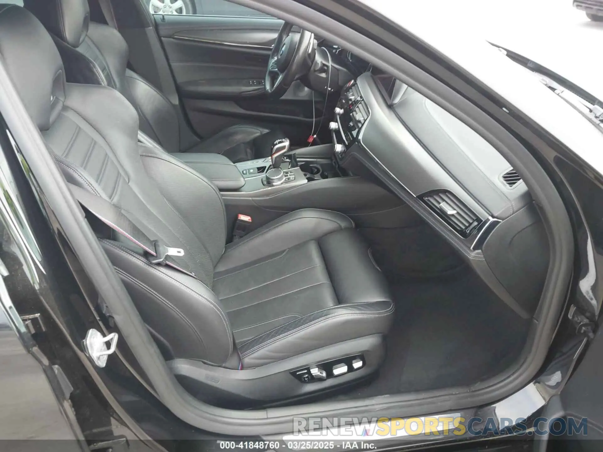 5 fotografías del automóvil dañado WBSJF0C51KB447804 BMW M5 2019