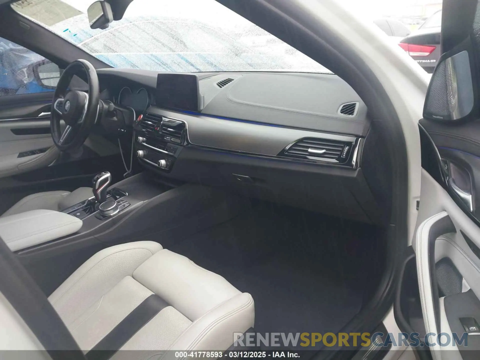 5 fotografías del automóvil dañado WBSJF0C52KB447102 BMW M5 2019