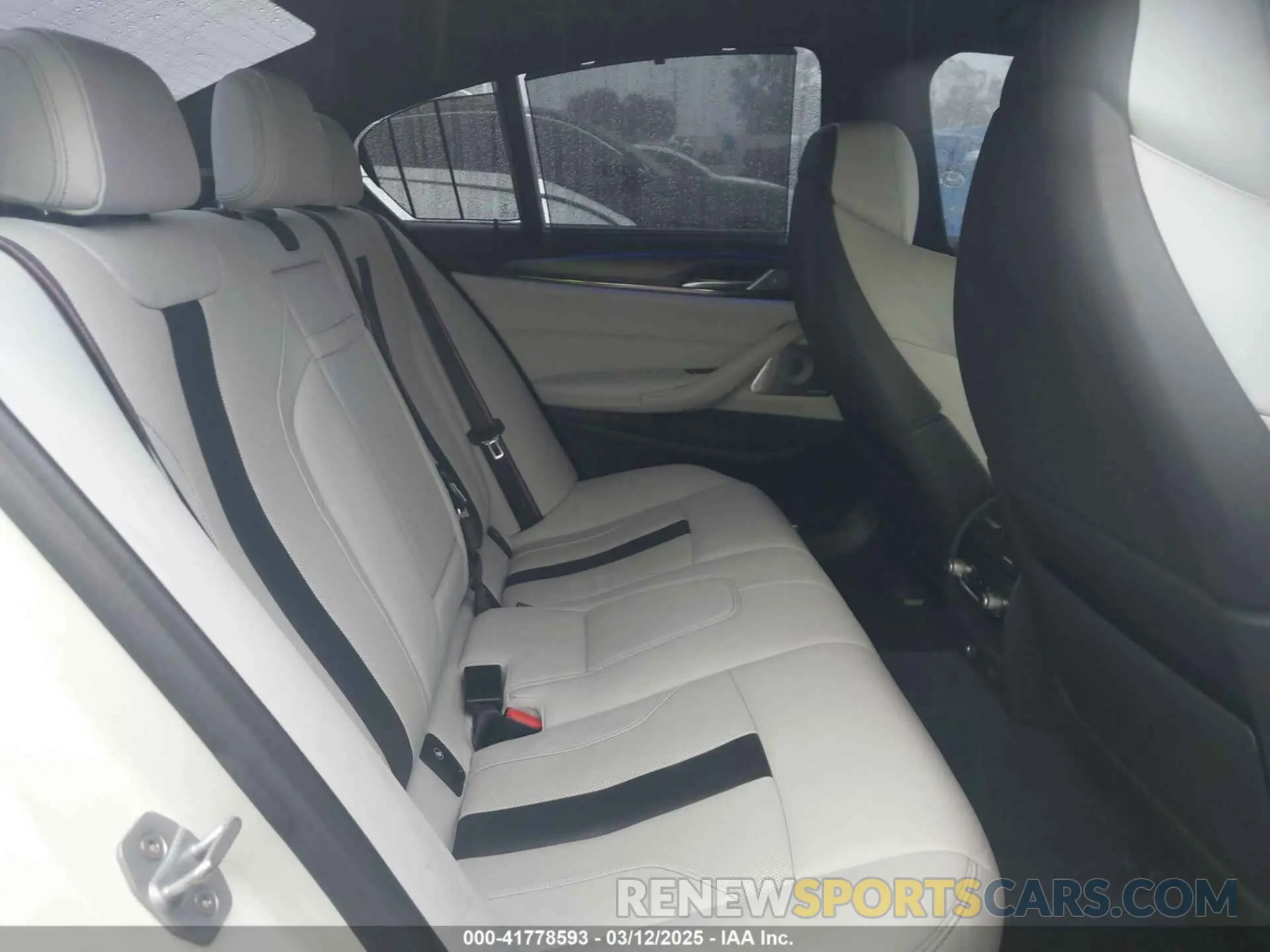 8 fotografías del automóvil dañado WBSJF0C52KB447102 BMW M5 2019