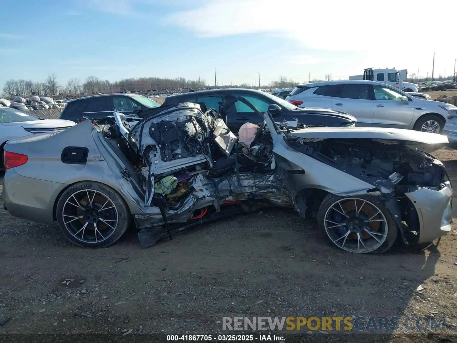 13 fotografías del automóvil dañado WBSJF0C58KB285959 BMW M5 2019