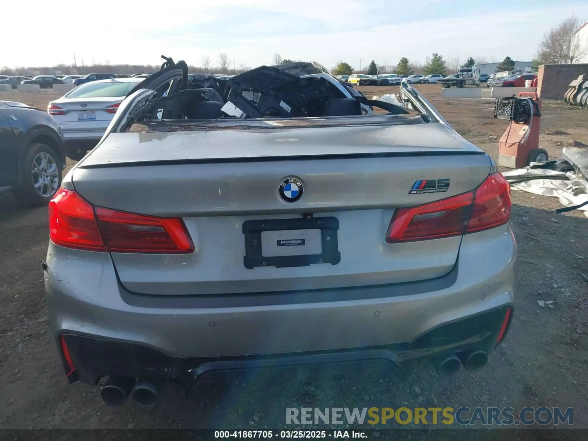 16 fotografías del automóvil dañado WBSJF0C58KB285959 BMW M5 2019