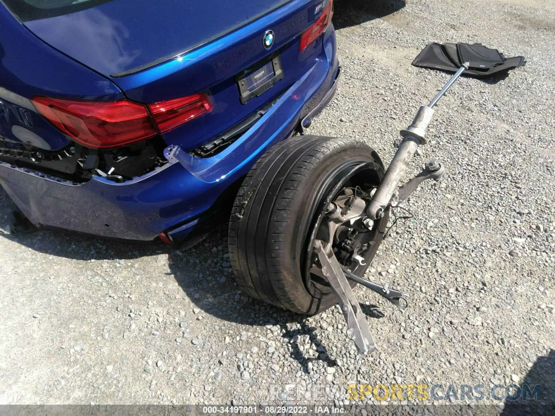 12 fotografías del automóvil dañado WBSJF0C01LCD61069 BMW M5 2020