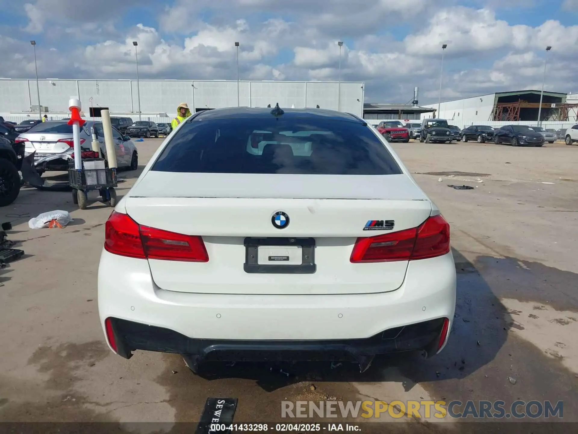 17 fotografías del automóvil dañado WBSJF0C08LB448907 BMW M5 2020