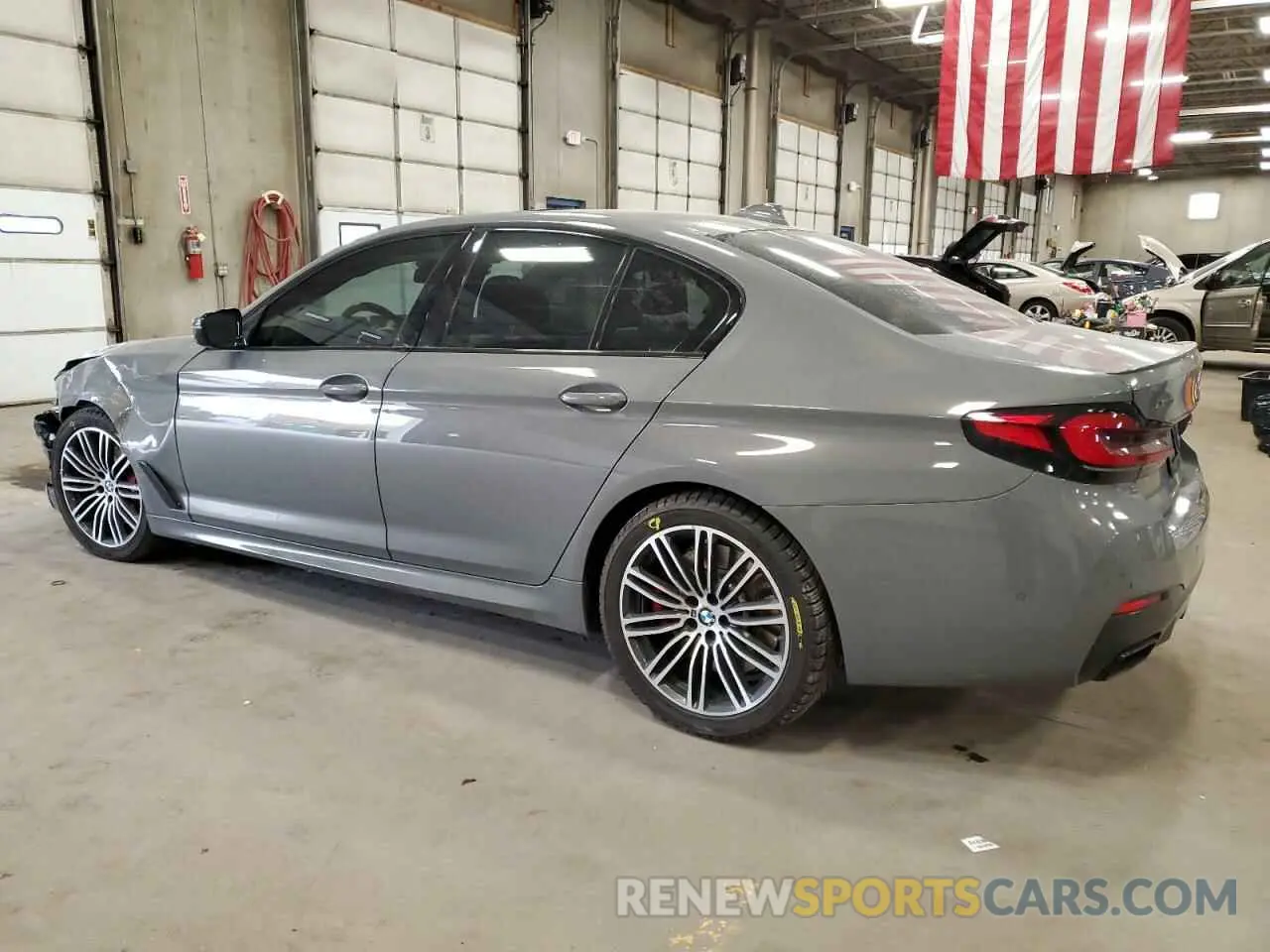 2 fotografías del automóvil dañado WBA13BK05MCG04409 BMW M5 2021