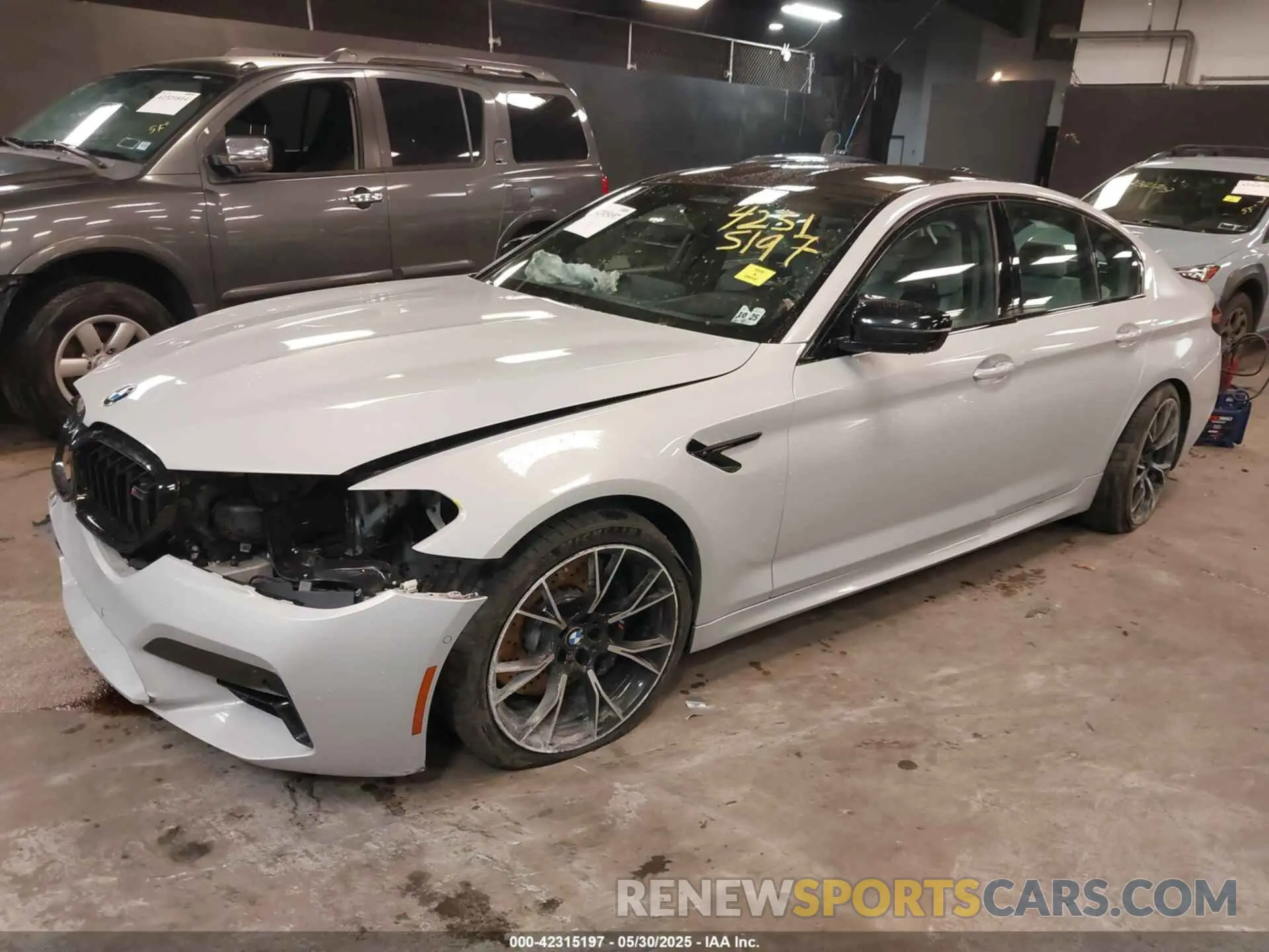2 fotografías del automóvil dañado WBS83CH01MCF44510 BMW M5 2021
