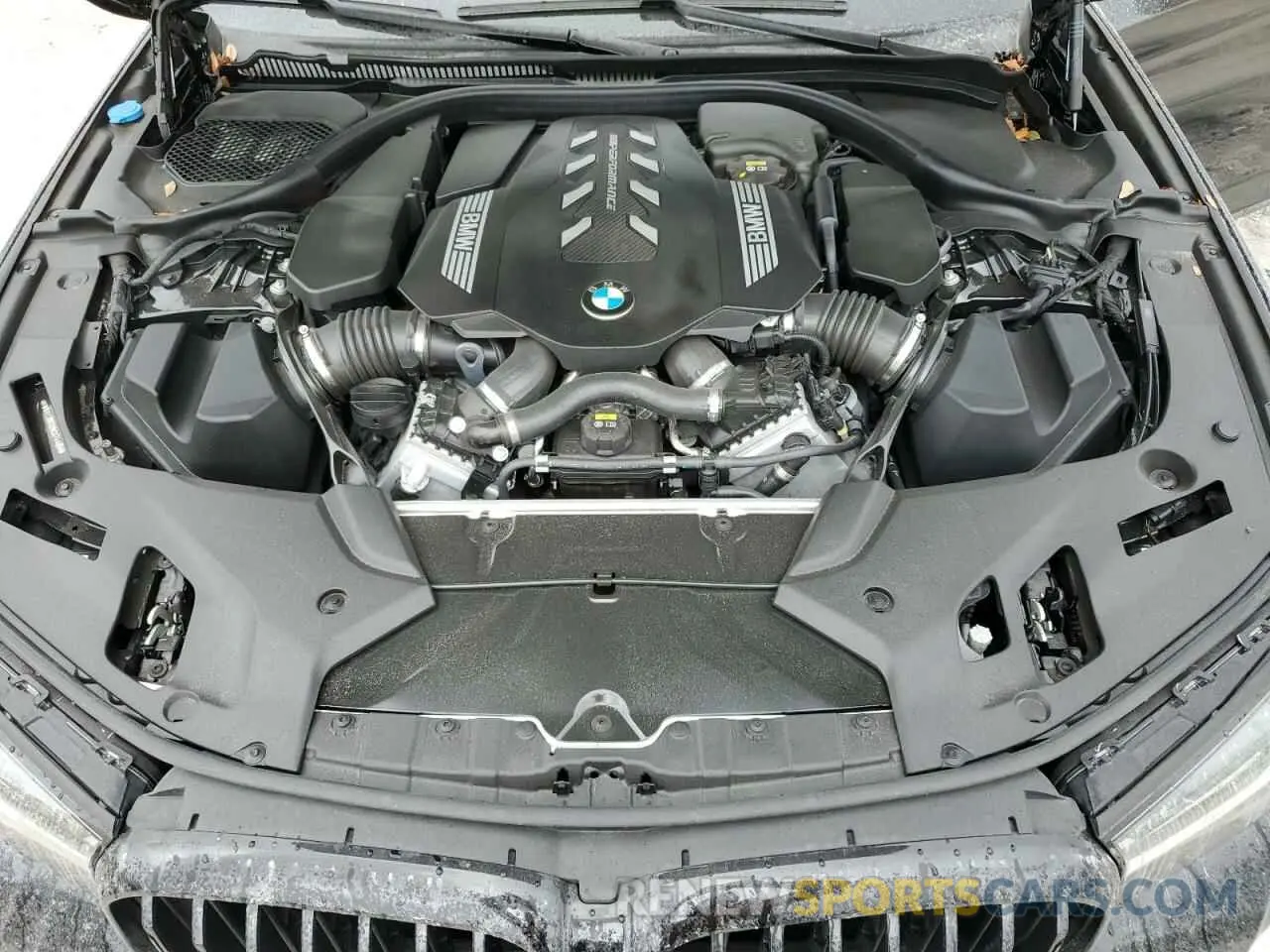 11 fotografías del automóvil dañado WBA13BK02NCH74485 BMW M5 2022