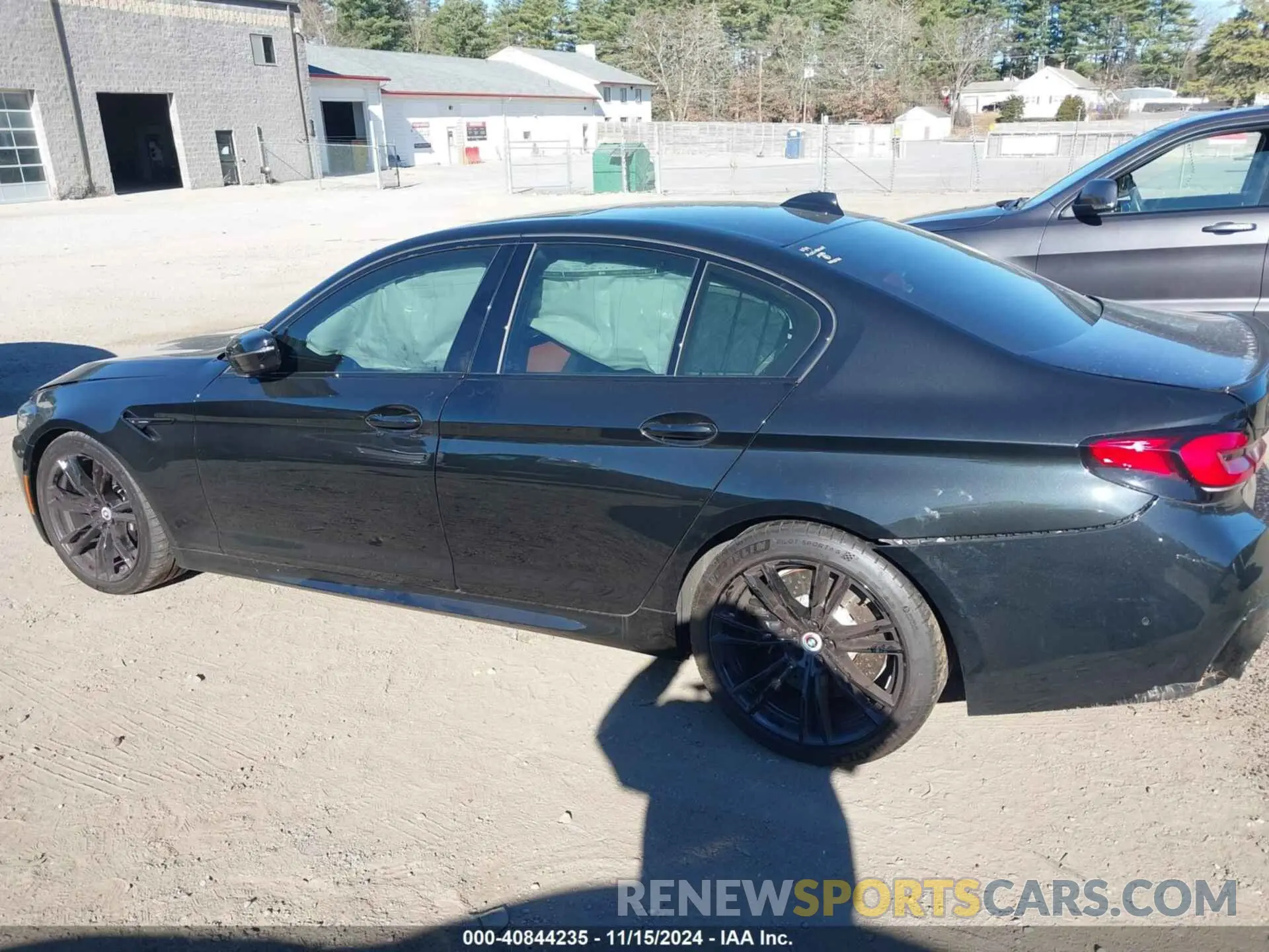 14 fotografías del automóvil dañado WBS83CH01NCK58820 BMW M5 2022