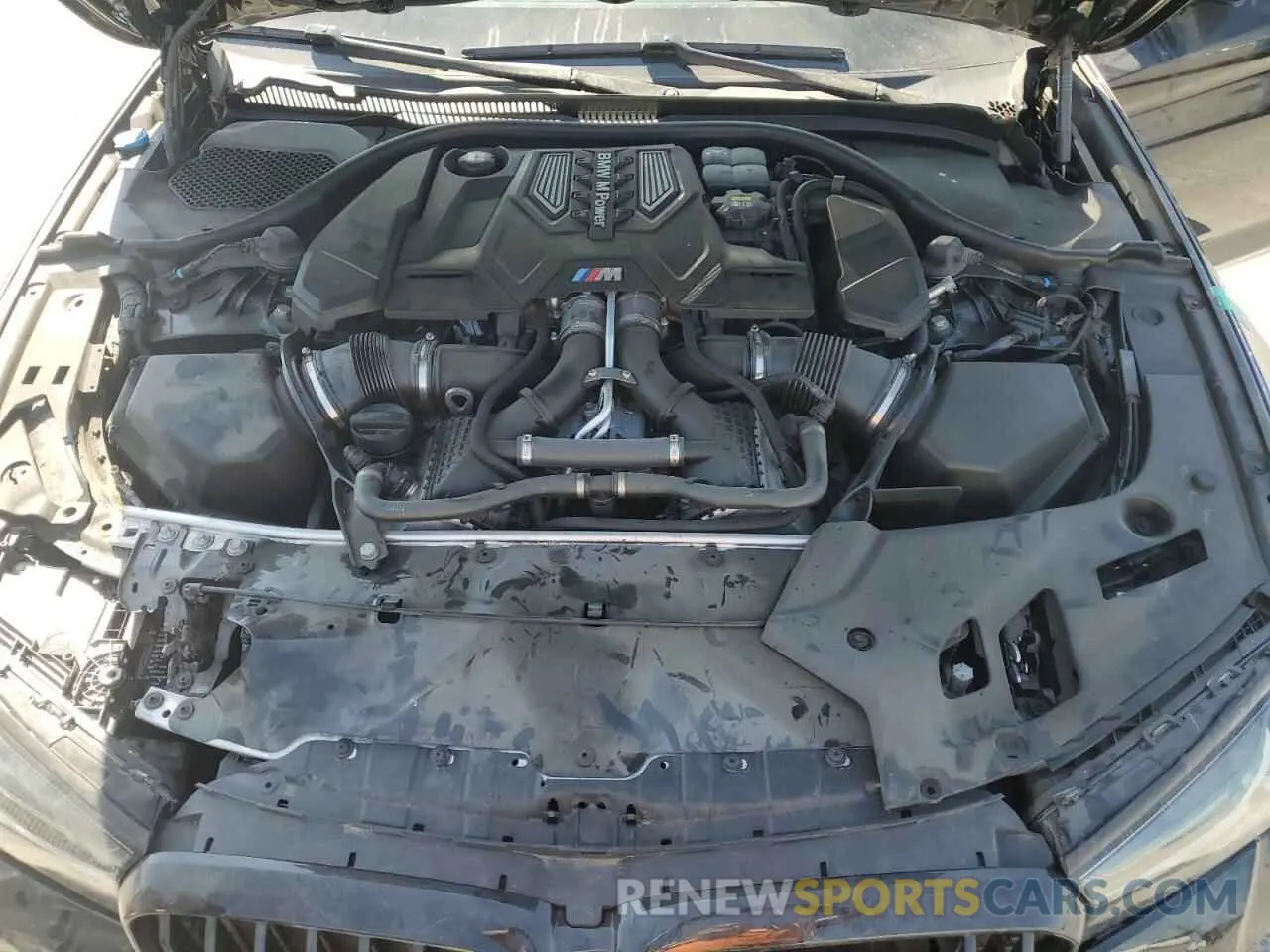 11 fotografías del automóvil dañado WBS83CH05NCK23035 BMW M5 2022