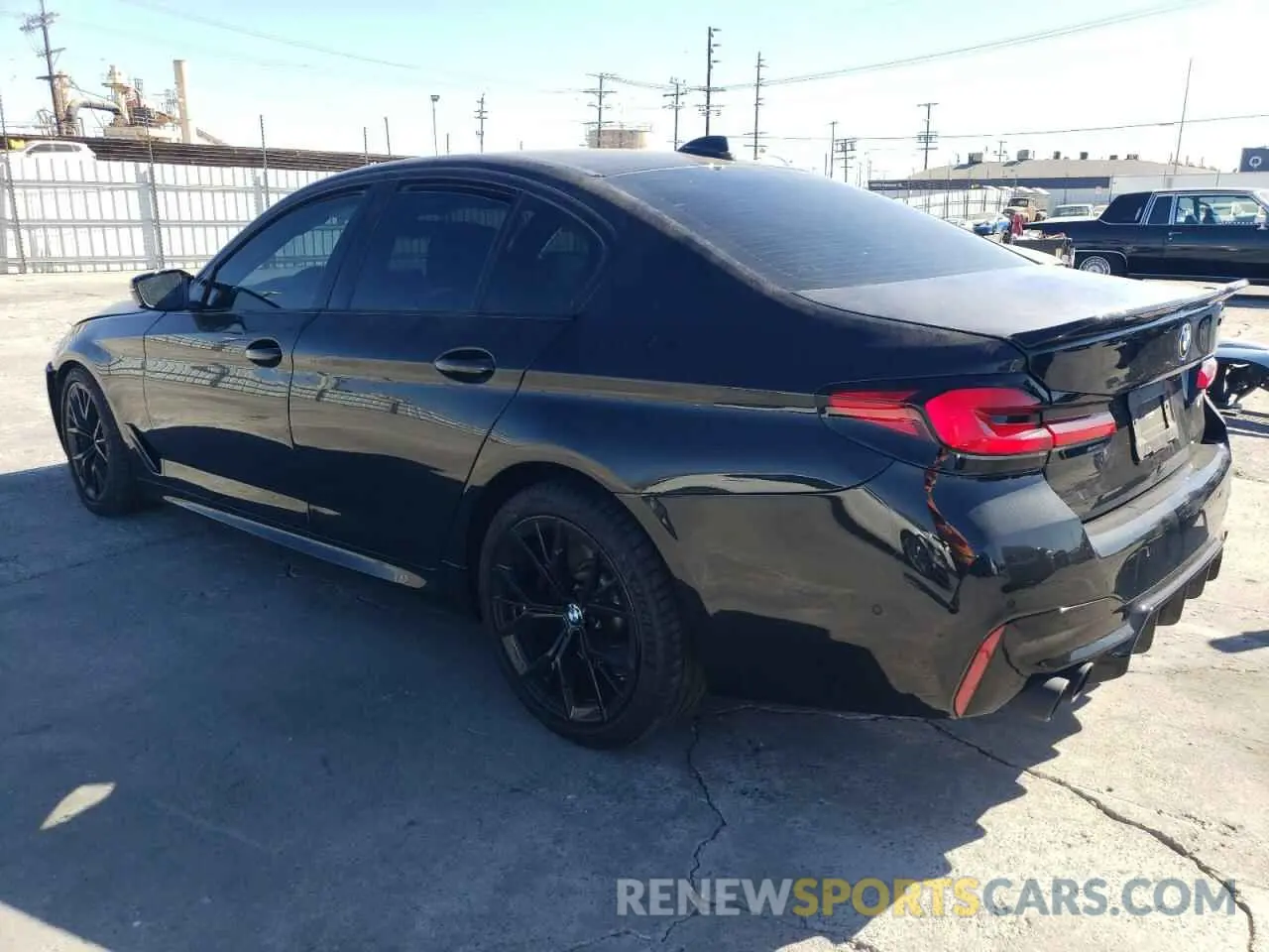 2 fotografías del automóvil dañado WBA13BK03PCM44838 BMW M5 2023