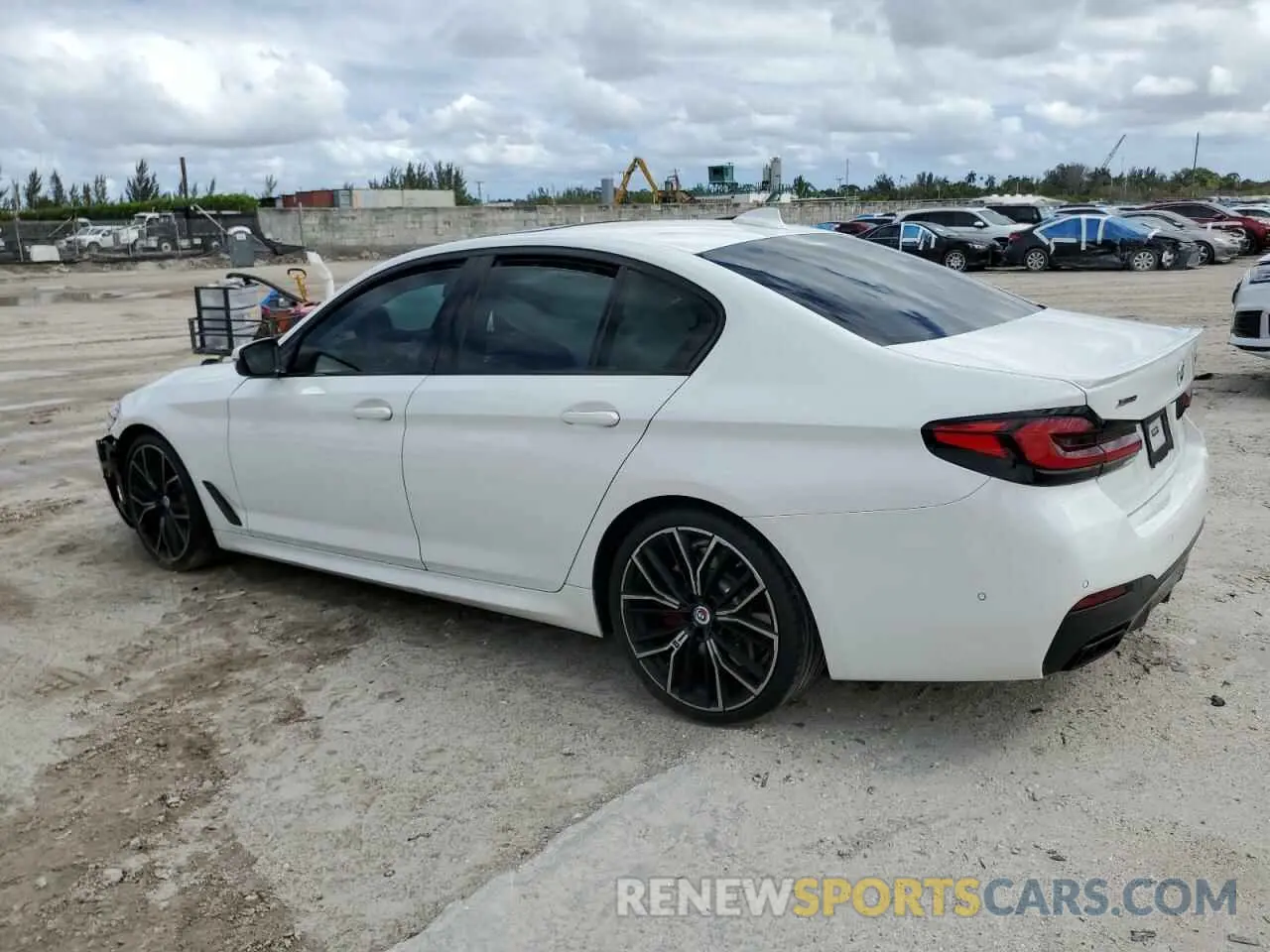 2 fotografías del automóvil dañado WBA13BK08PCM88799 BMW M5 2023