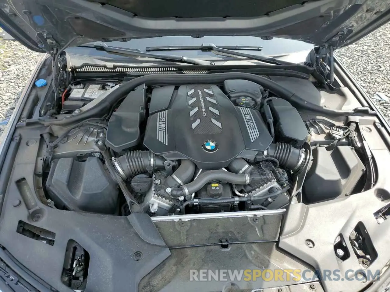 11 fotografías del automóvil dañado WBA13BK0XPCL37043 BMW M5 2023