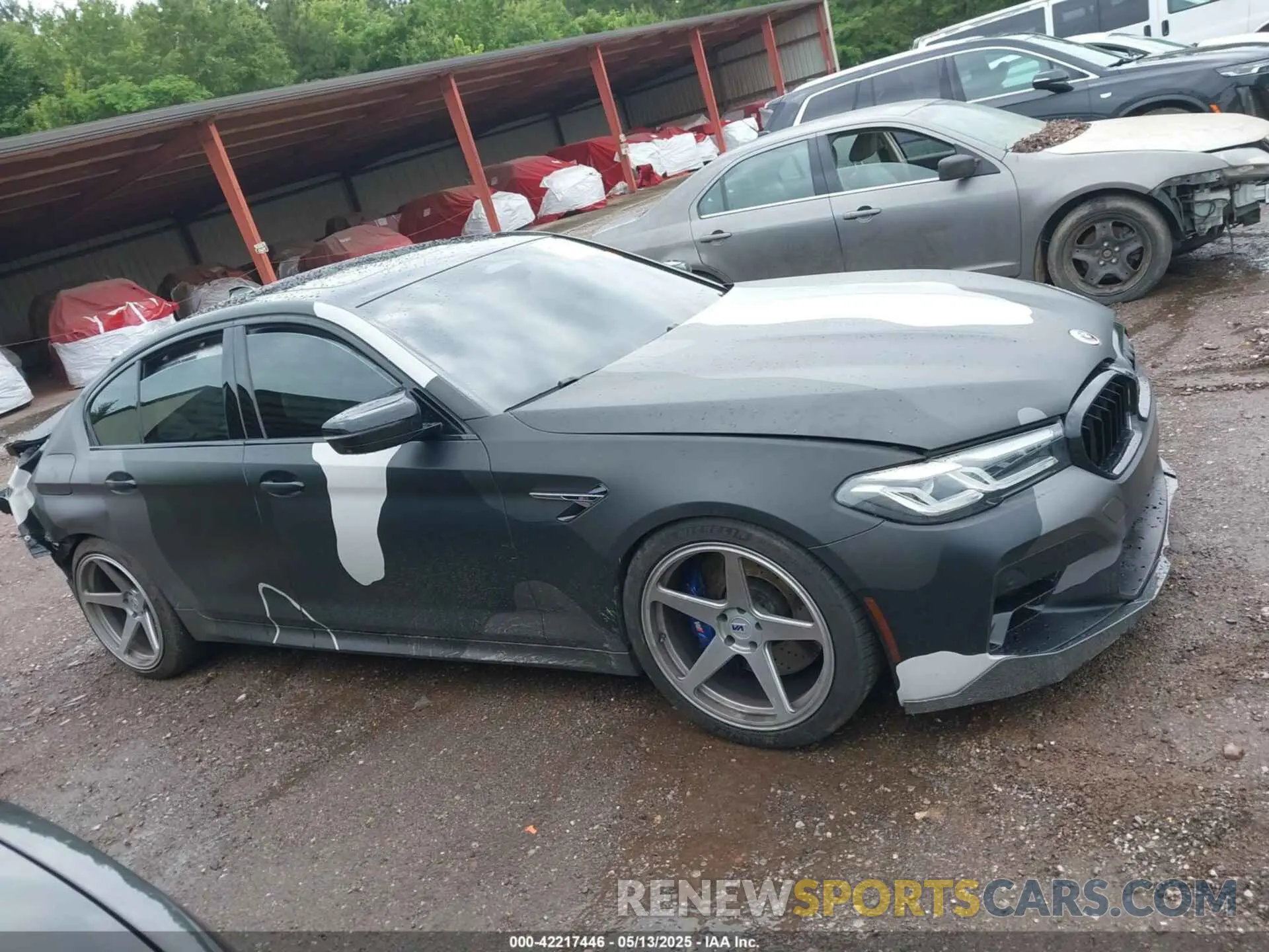 13 fotografías del automóvil dañado WBS83CH07PCM91524 BMW M5 2023