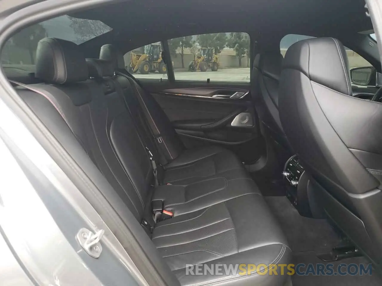 10 fotografías del automóvil dañado WBS83CH0XPCL73032 BMW M5 2023