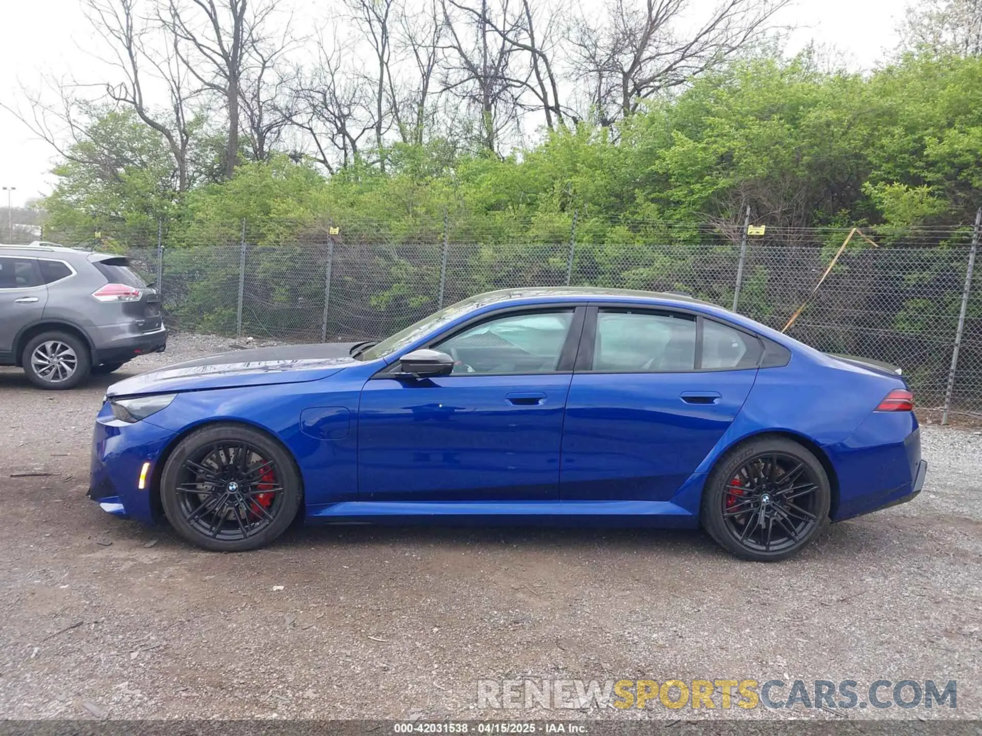 14 fotografías del automóvil dañado WBS83FK06SCU43757 BMW M5 2025