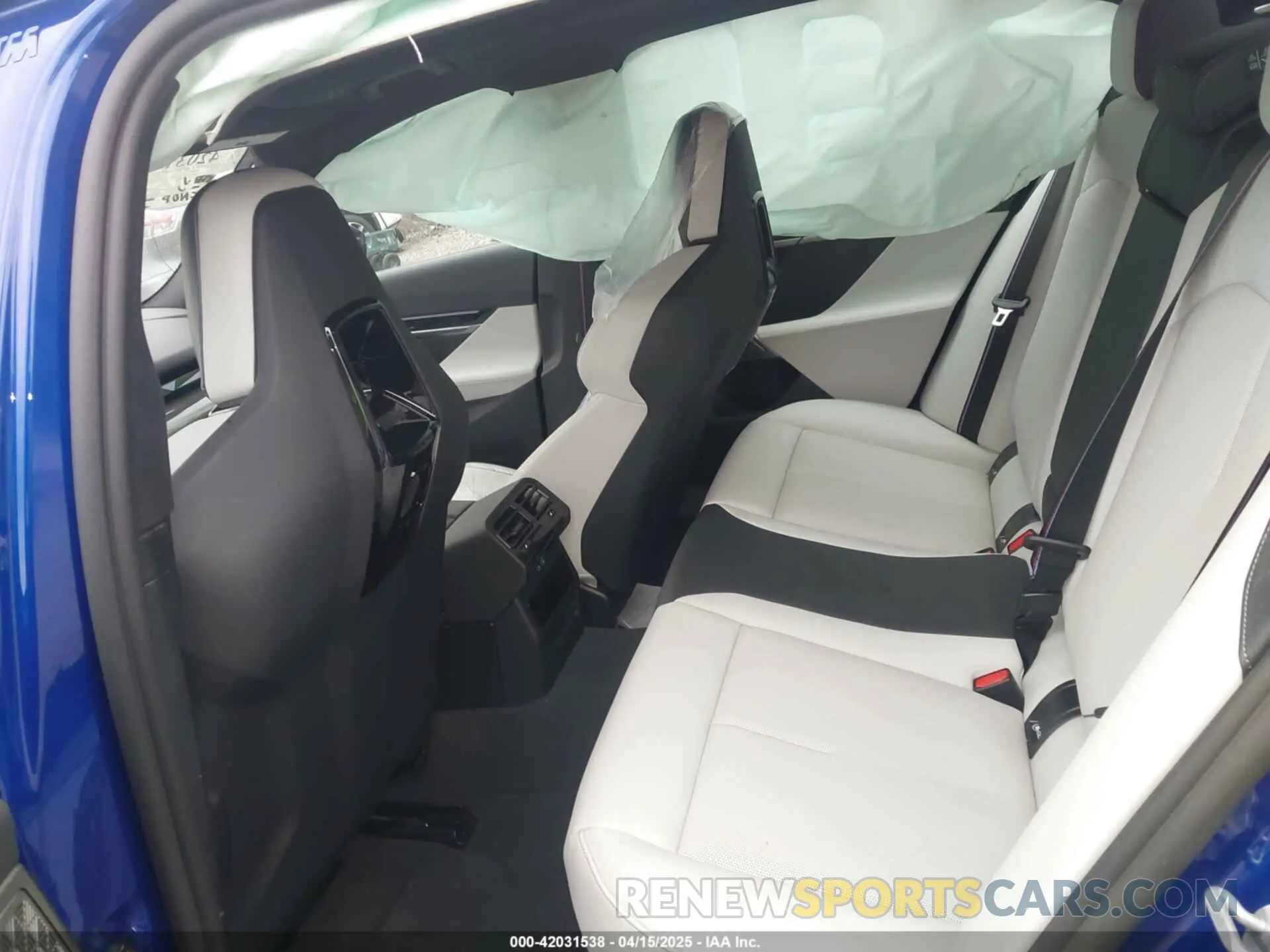 8 fotografías del automóvil dañado WBS83FK06SCU43757 BMW M5 2025