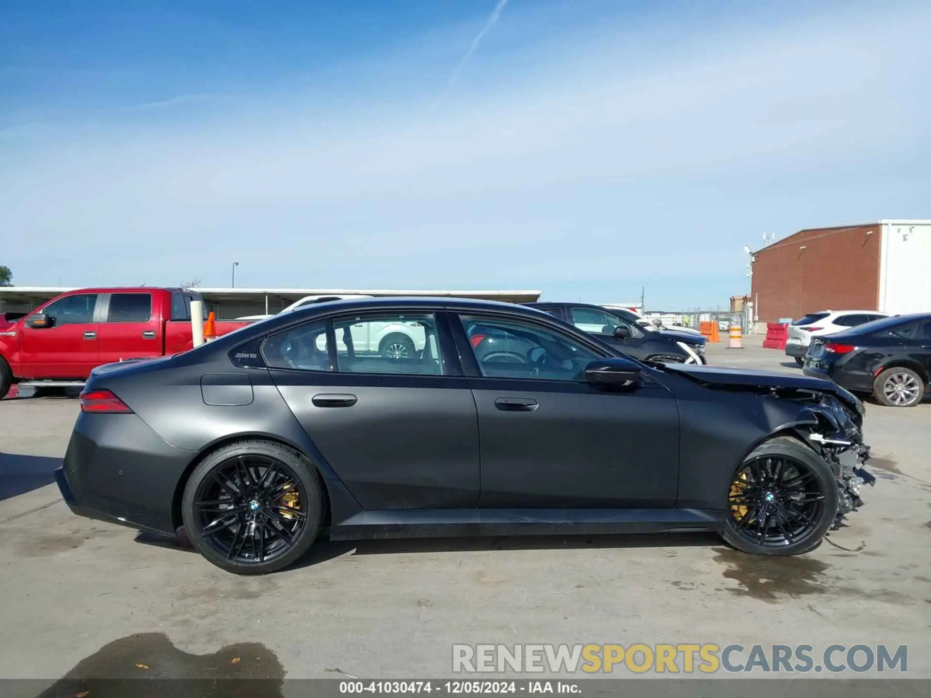 13 fotografías del automóvil dañado WBS83FK07SCT95587 BMW M5 2025