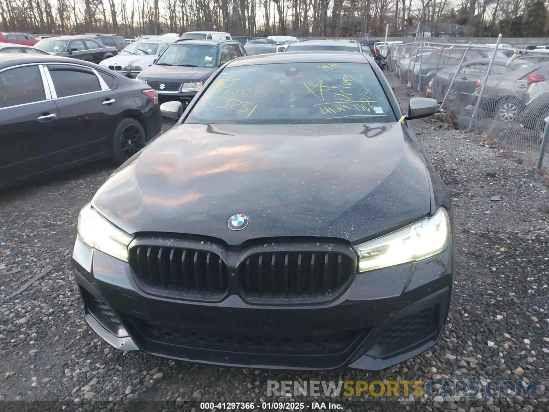 11 fotografías del automóvil dañado WBA13BK01NCH76521 BMW M550 2022