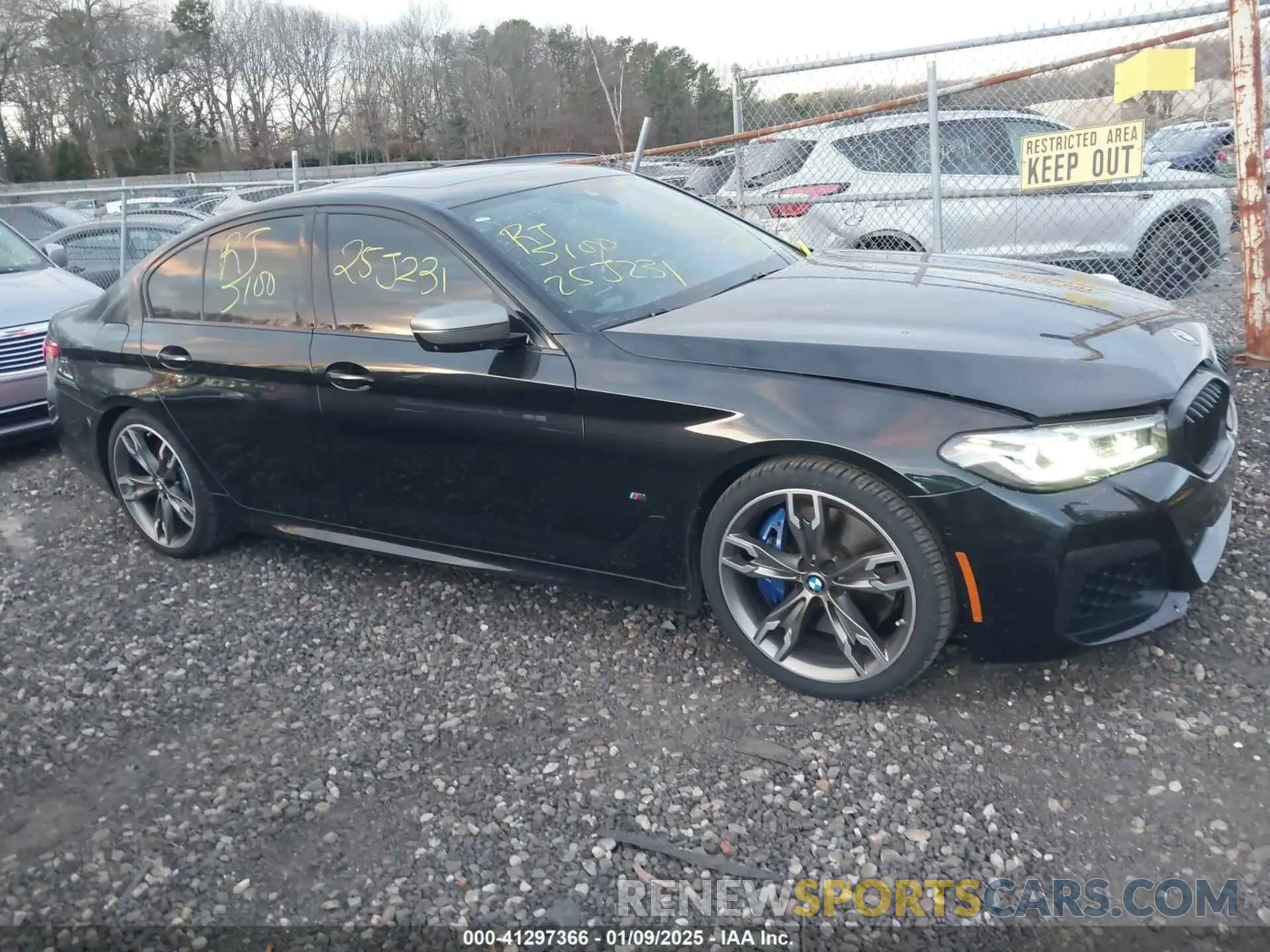 12 fotografías del automóvil dañado WBA13BK01NCH76521 BMW M550 2022
