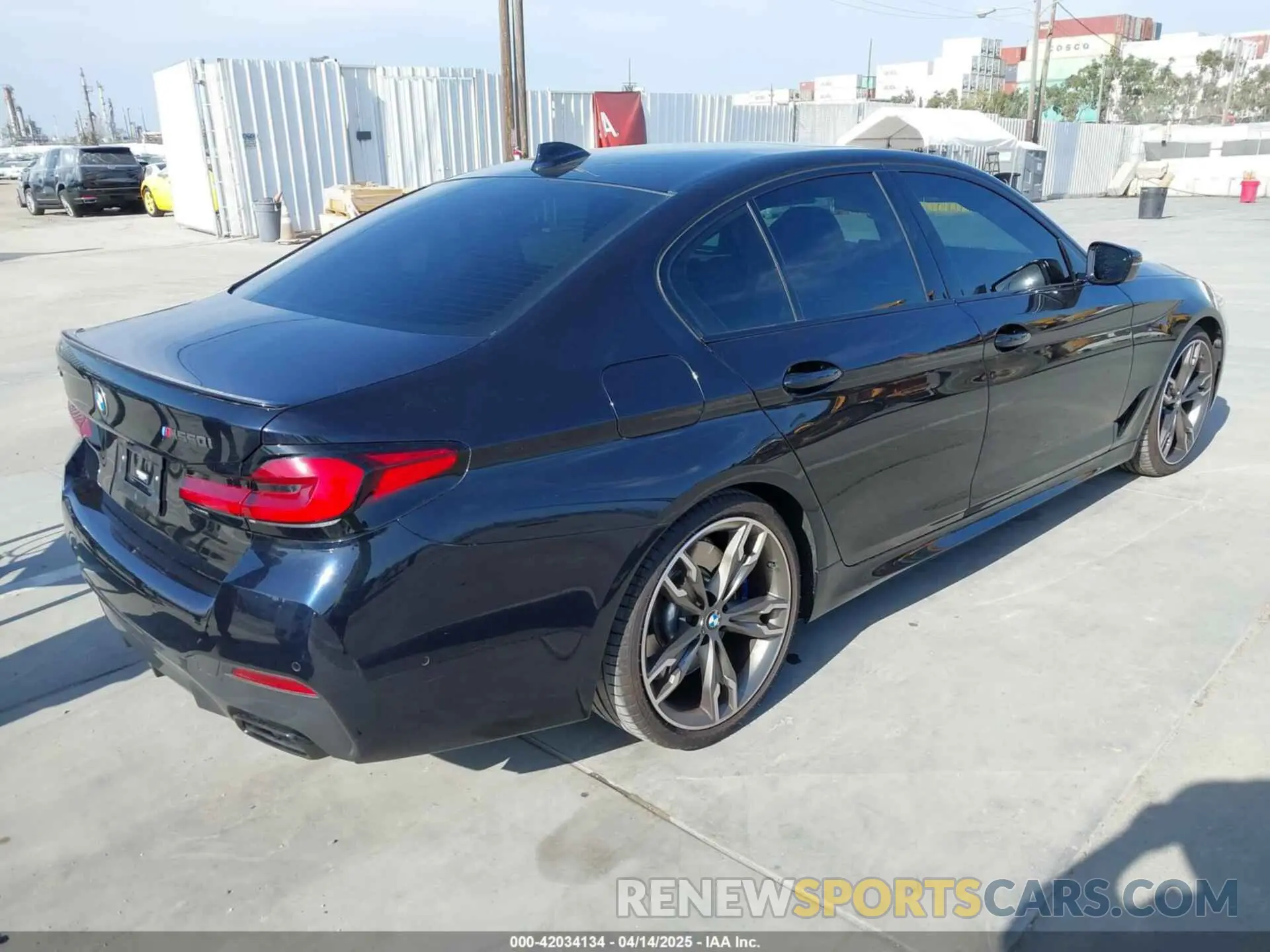 4 fotografías del automóvil dañado WBA13BK06NCJ43672 BMW M550 2022