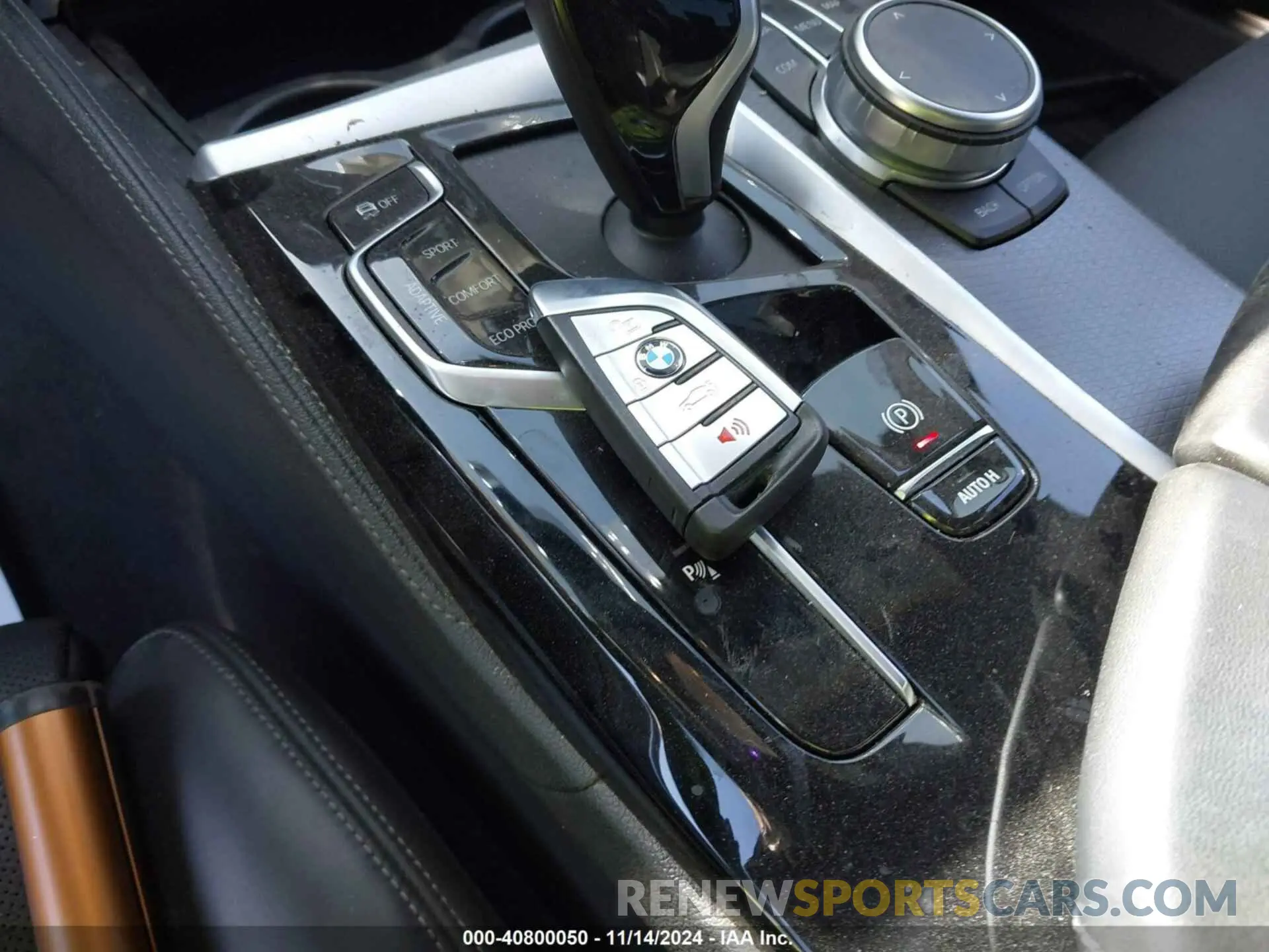 11 fotografías del automóvil dañado WBA13BK07NCJ05013 BMW M550 2022