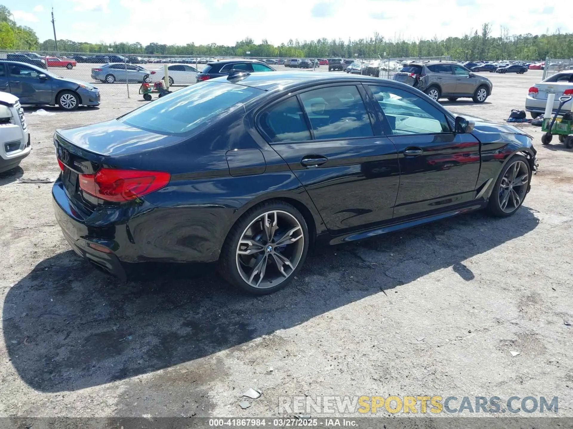 4 fotografías del automóvil dañado WBAJB9C51KB289355 BMW M550I 2019