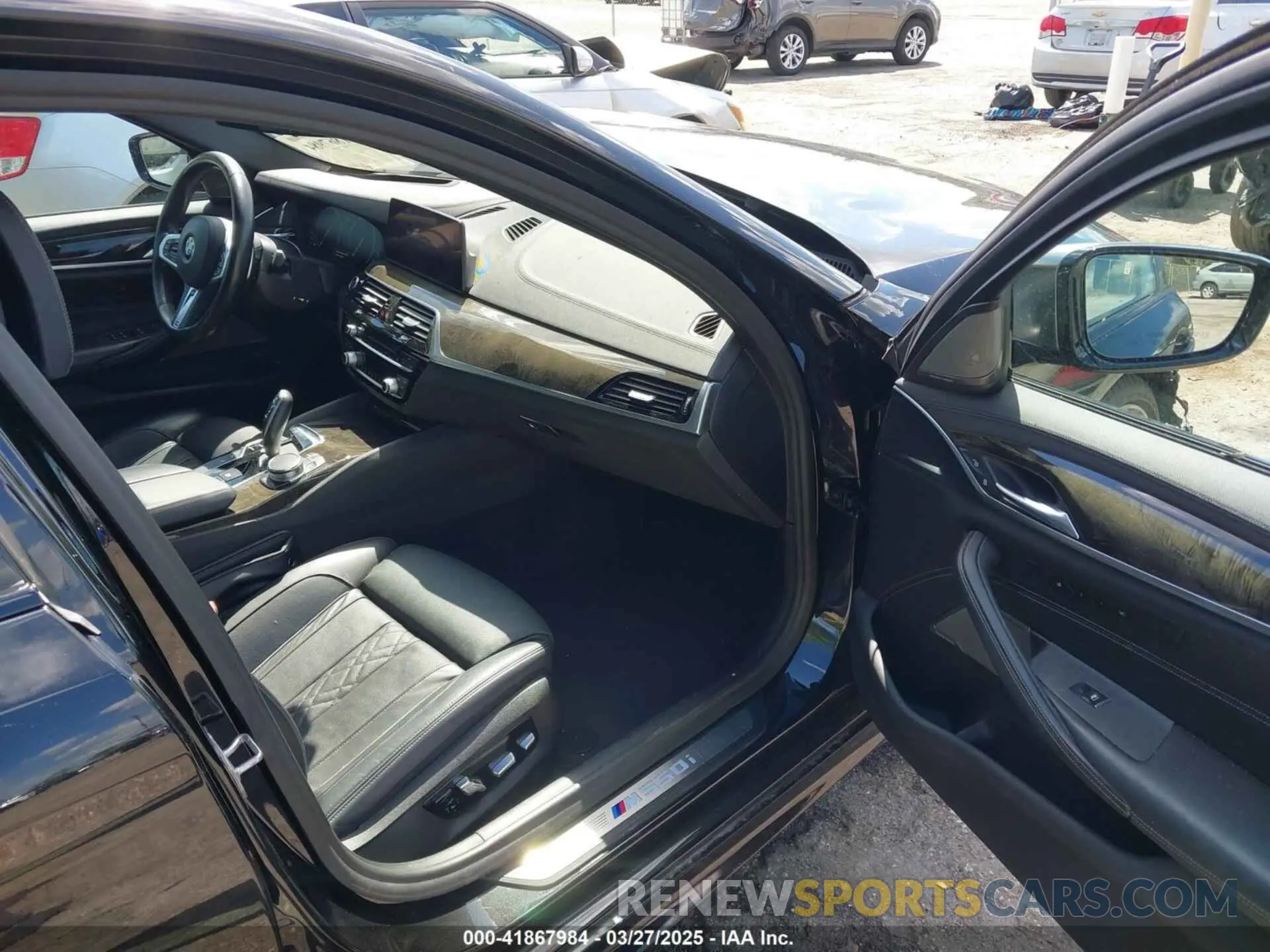 5 fotografías del automóvil dañado WBAJB9C51KB289355 BMW M550I 2019