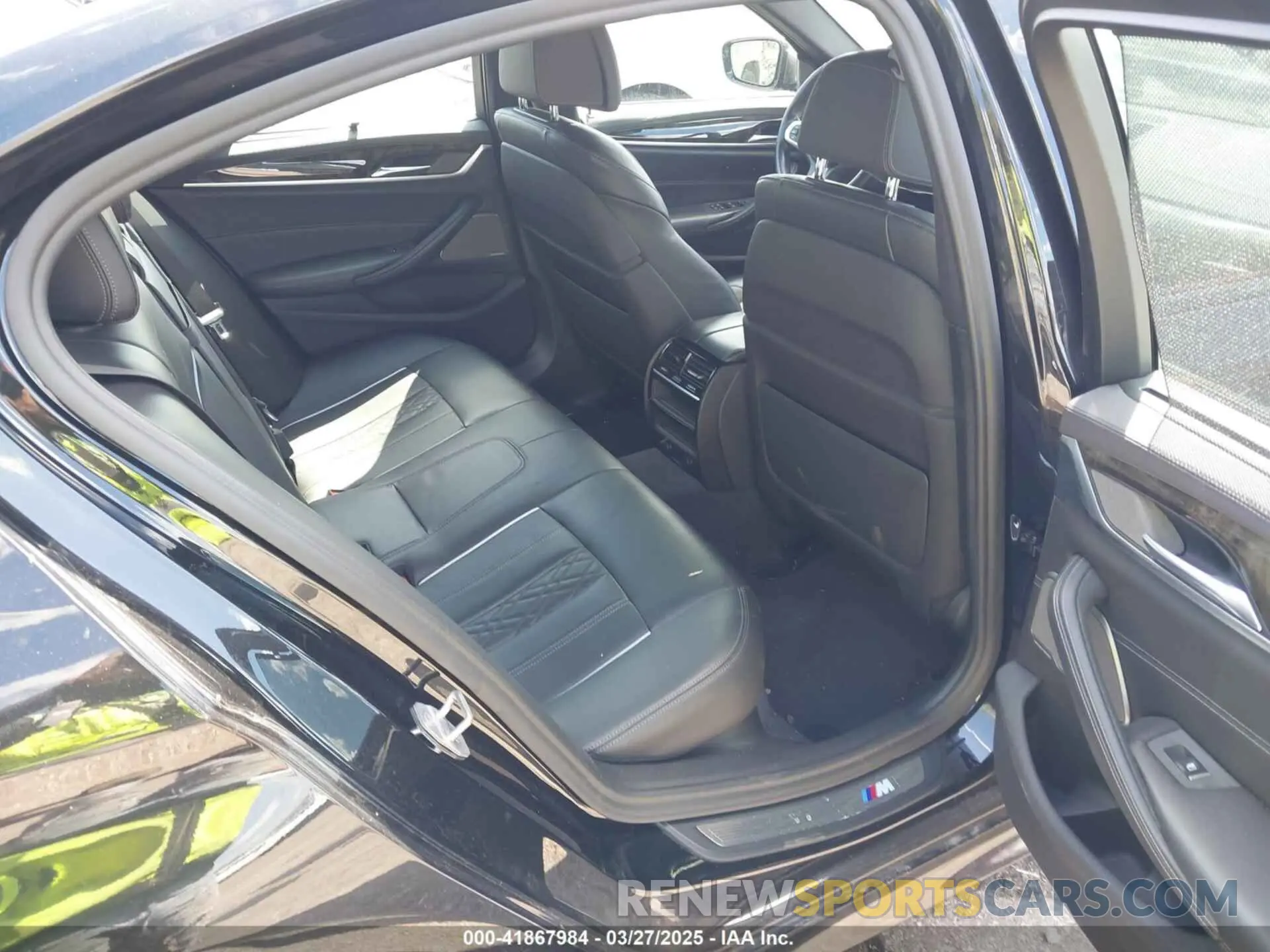 8 fotografías del automóvil dañado WBAJB9C51KB289355 BMW M550I 2019