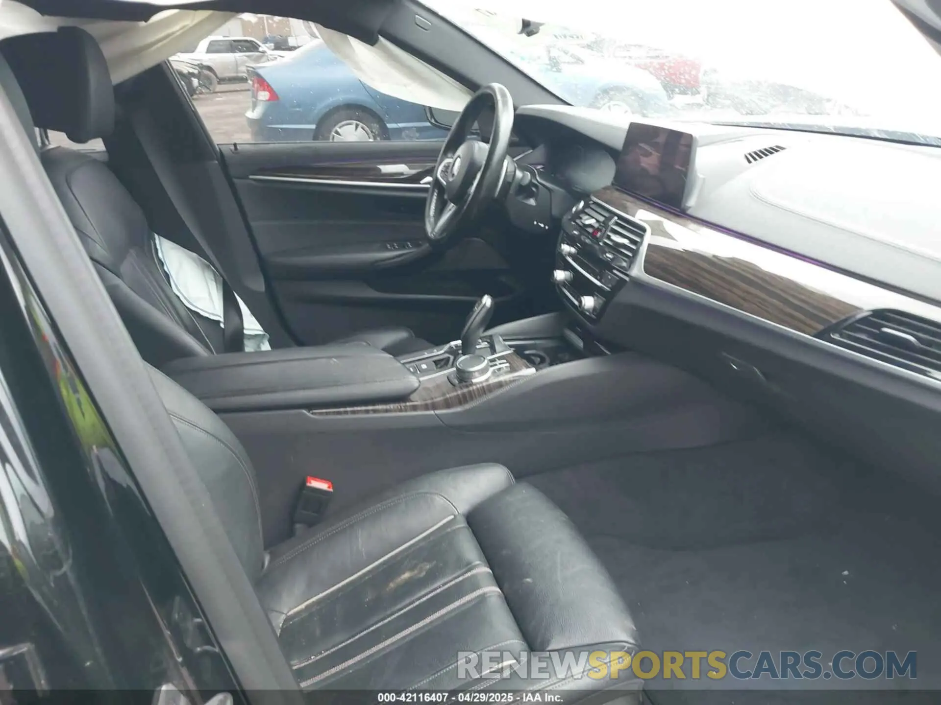 5 fotografías del automóvil dañado WBAJB9C53KB464754 BMW M550I 2019