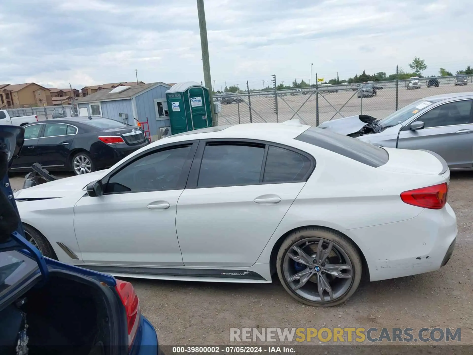 15 fotografías del automóvil dañado WBAJB9C56KB464148 BMW M550I 2019