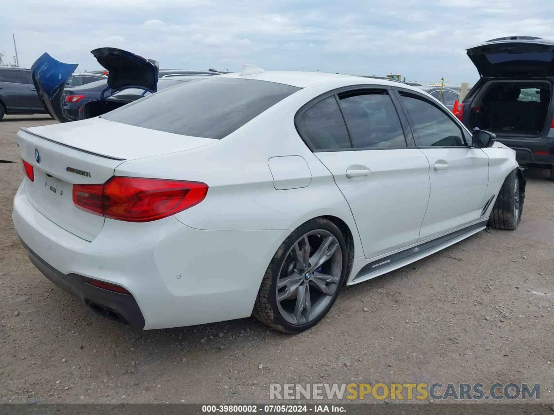 4 fotografías del automóvil dañado WBAJB9C56KB464148 BMW M550I 2019