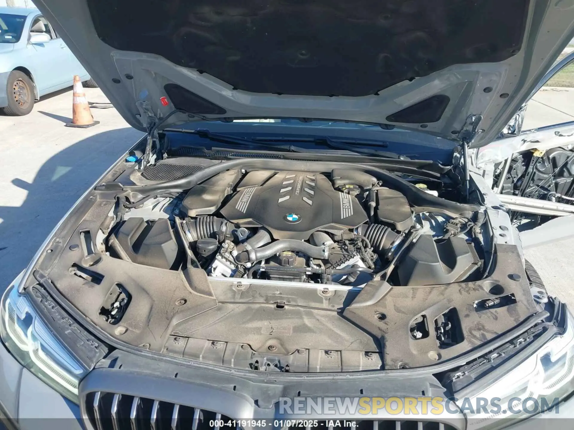 10 fotografías del automóvil dañado WBA13BK00MCF52008 BMW M550I 2021