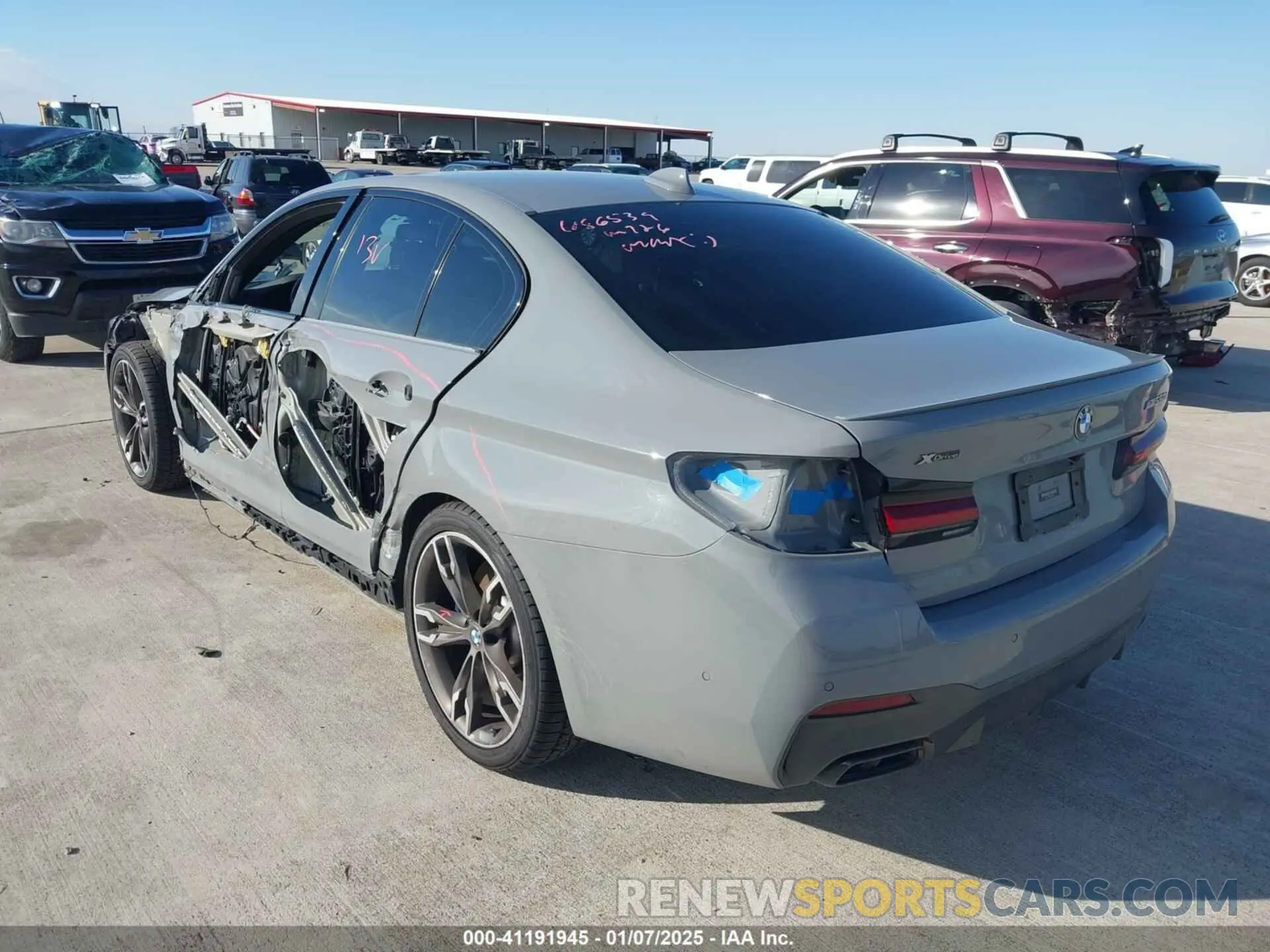 3 fotografías del automóvil dañado WBA13BK00MCF52008 BMW M550I 2021