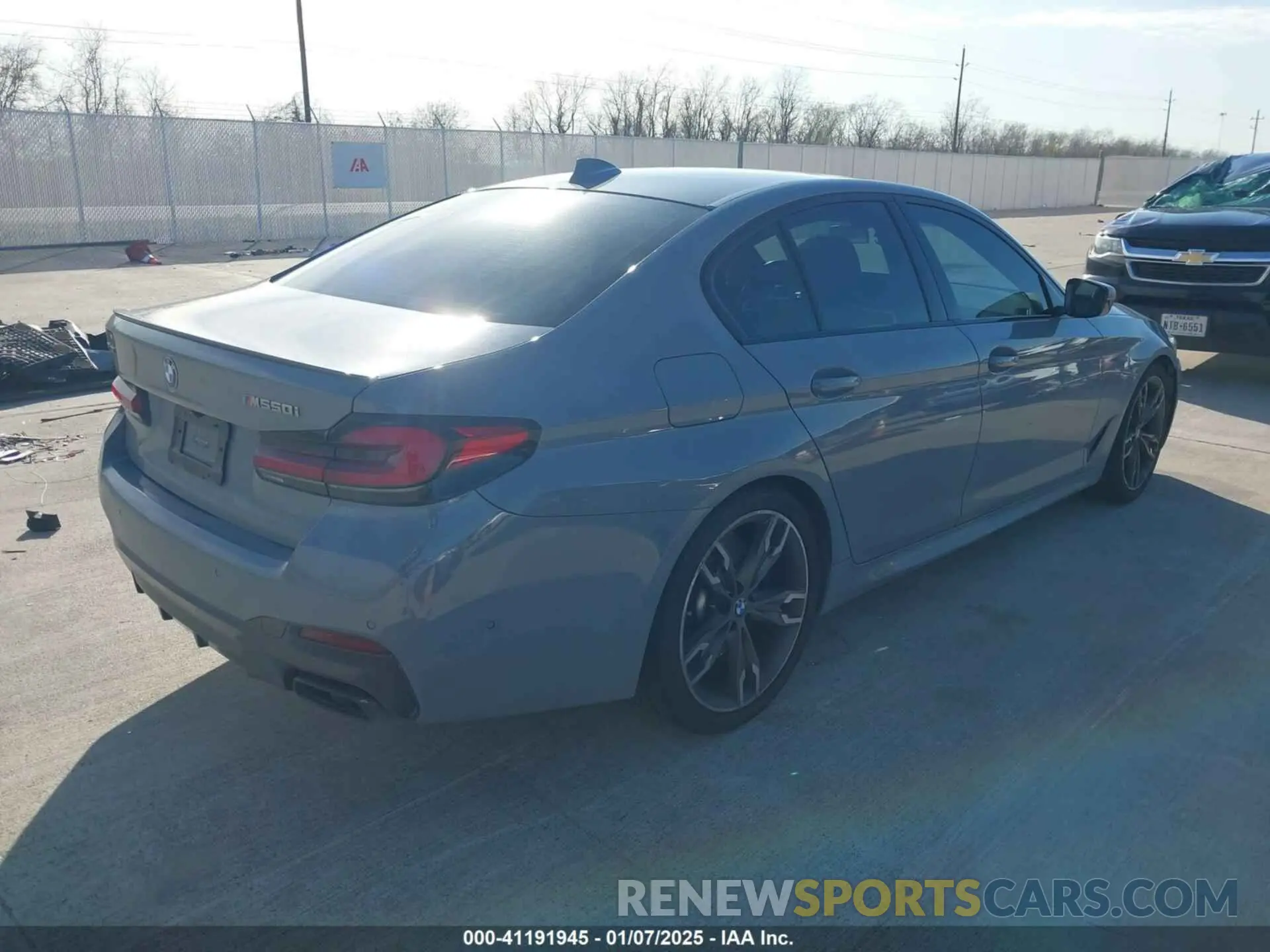 4 fotografías del automóvil dañado WBA13BK00MCF52008 BMW M550I 2021