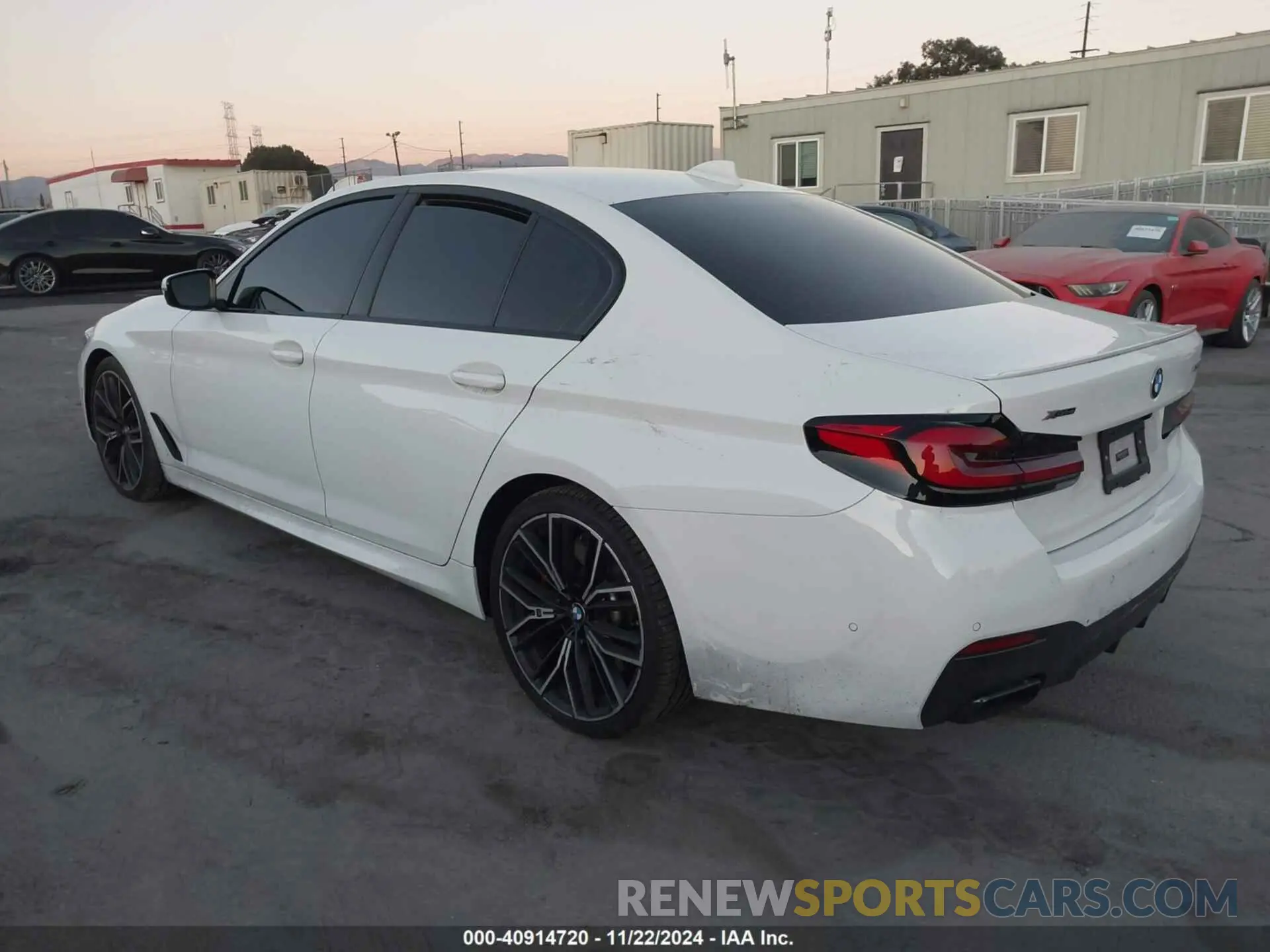 3 fotografías del automóvil dañado WBA13BK01MCF84773 BMW M550I 2021
