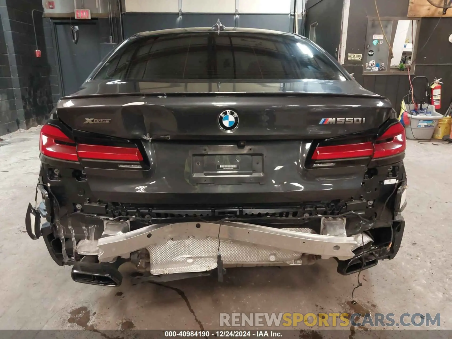 17 fotografías del automóvil dañado WBA13BK03MCF66081 BMW M550I 2021