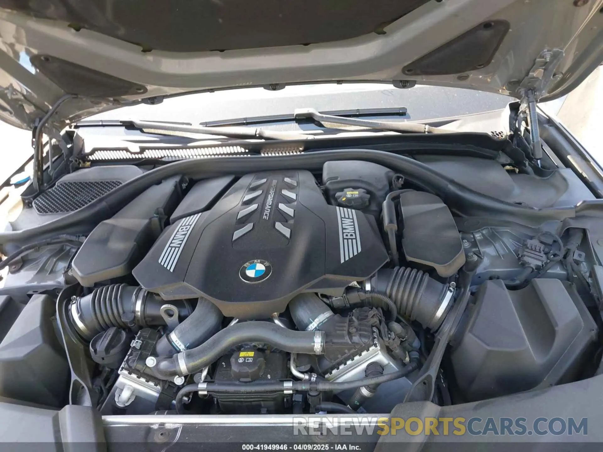 10 fotografías del automóvil dañado WBA13BK04MCF86288 BMW M550I 2021