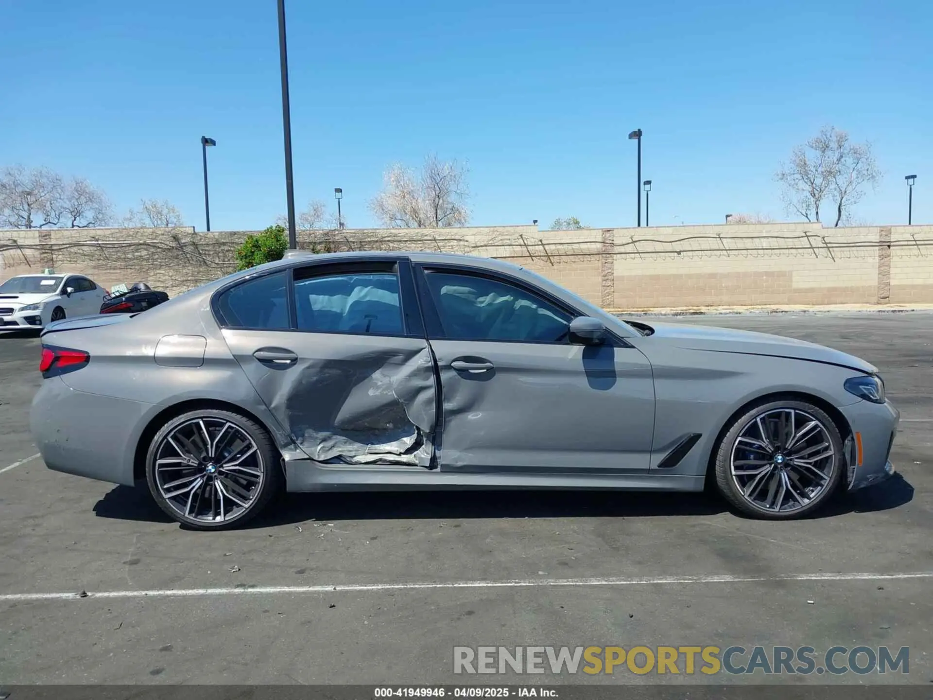 13 fotografías del automóvil dañado WBA13BK04MCF86288 BMW M550I 2021